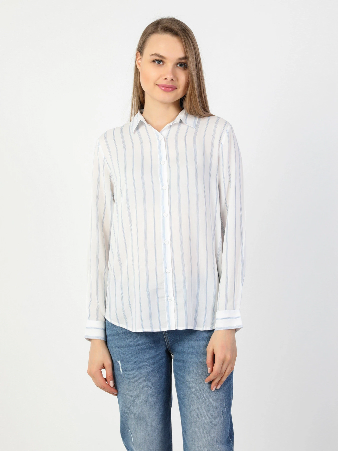 Сорочки Colin’s модель CL1048996WHT Сорочки Colin’s модель CL1048996WHT Фото