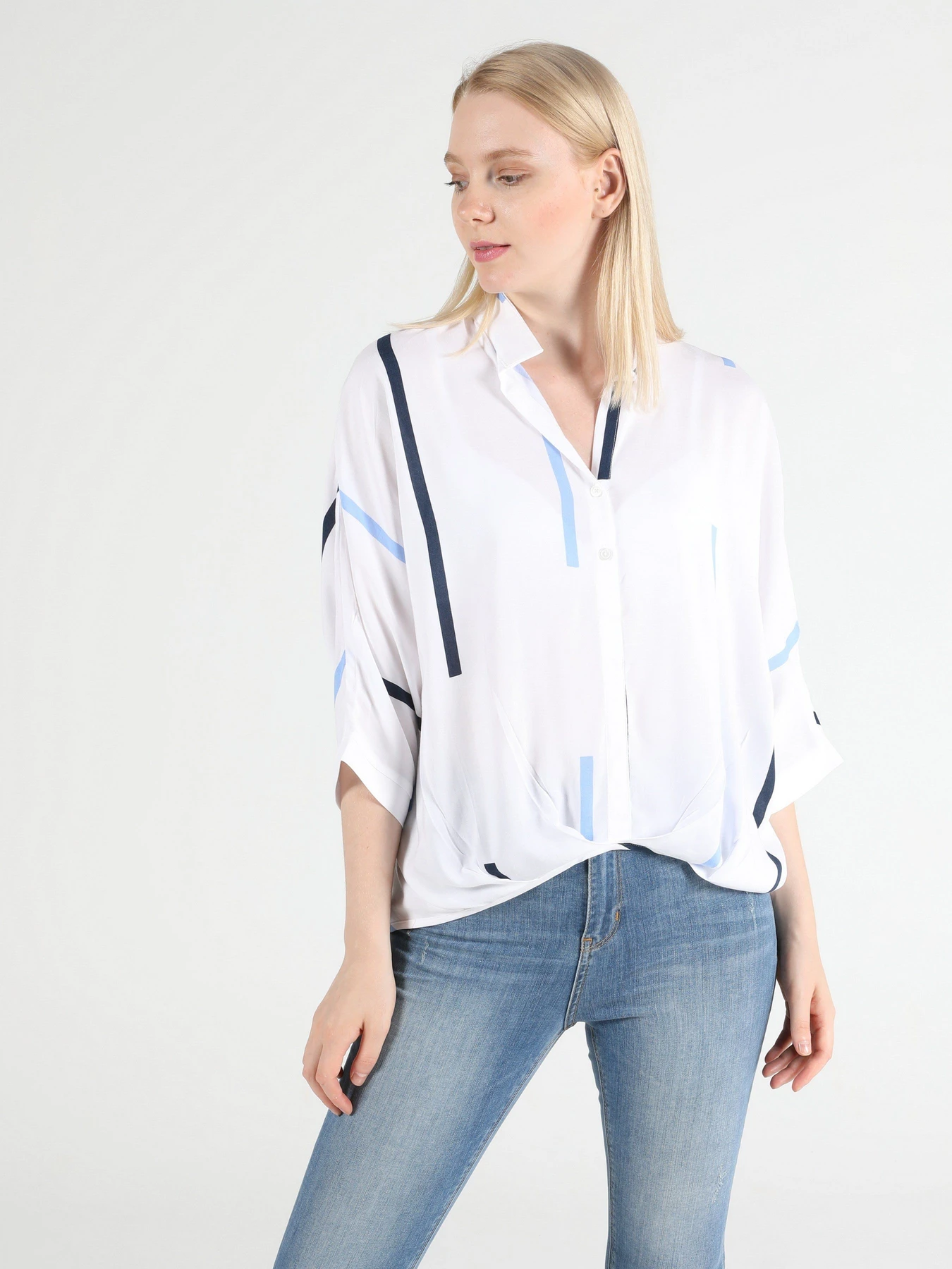 Сорочки Colin’s модель CL1049004WHT Сорочки Colin’s модель CL1049004WHT Фото
