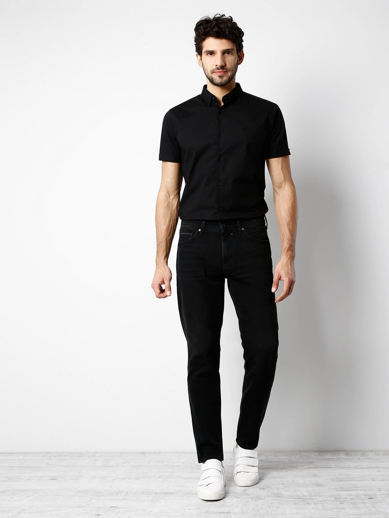 Рубашки Colin’s модель CL1025587BLK Рубашки Colin’s модель CL1025587BLK Фото