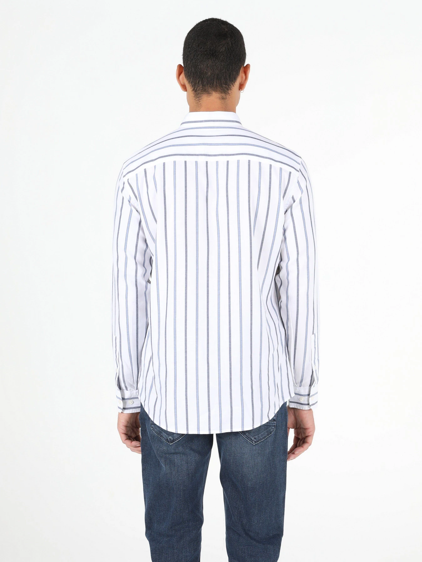 Рубашки Colin’s модель CL1049890WHT Рубашки Colin’s модель CL1049890WHT Фото