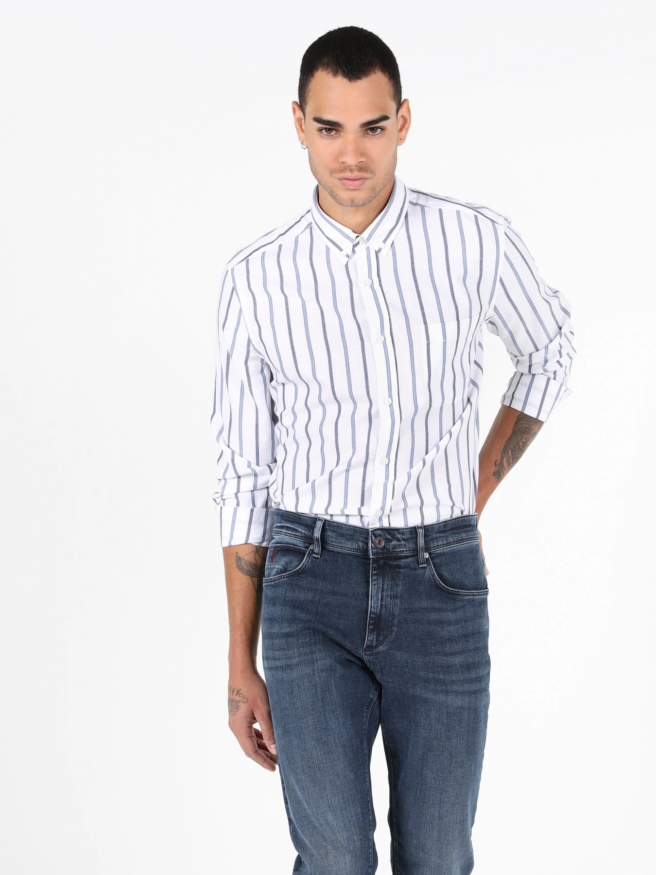 Рубашки Colin’s модель CL1049890WHT Рубашки Colin’s модель CL1049890WHT Фото