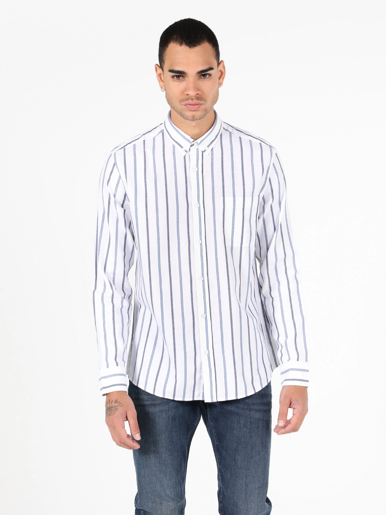 Рубашки Colin’s модель CL1049890WHT Рубашки Colin’s модель CL1049890WHT Фото