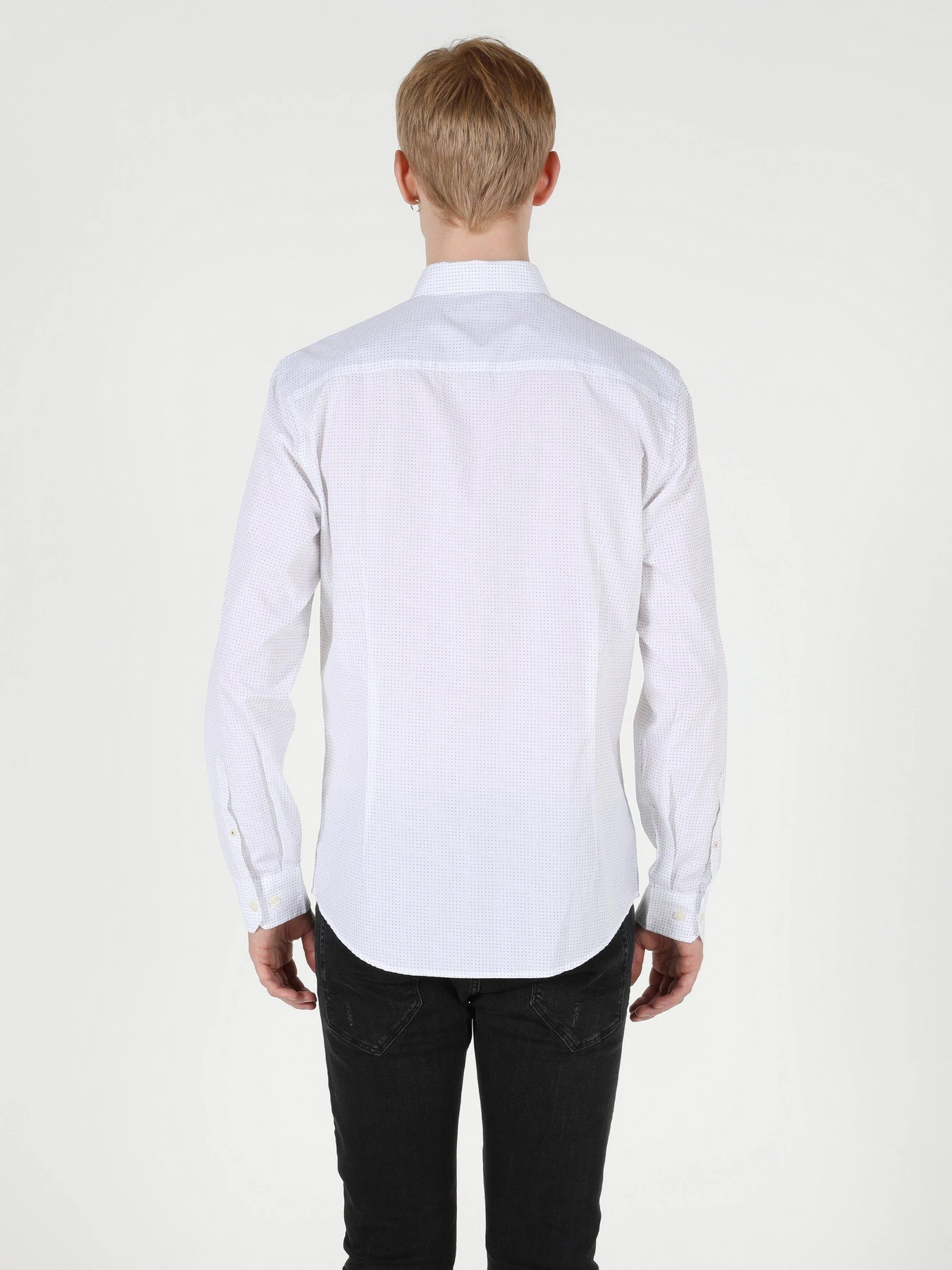 Рубашки Colin’s модель CL1050034WHT Рубашки Colin’s модель CL1050034WHT Фото