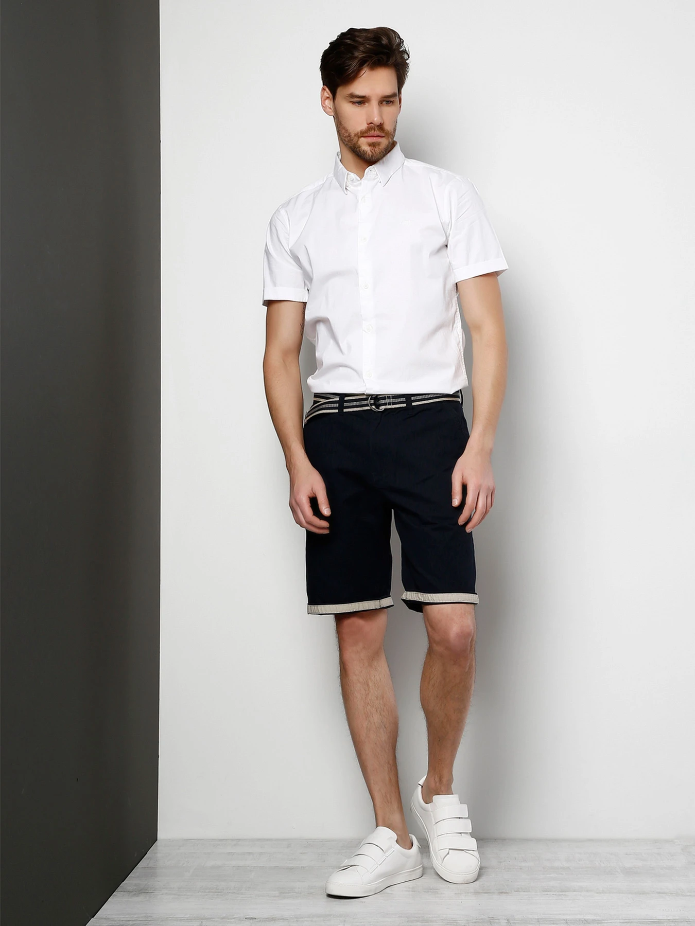 Рубашки Colin’s модель CL1025587WHT Рубашки Colin’s модель CL1025587WHT Фото