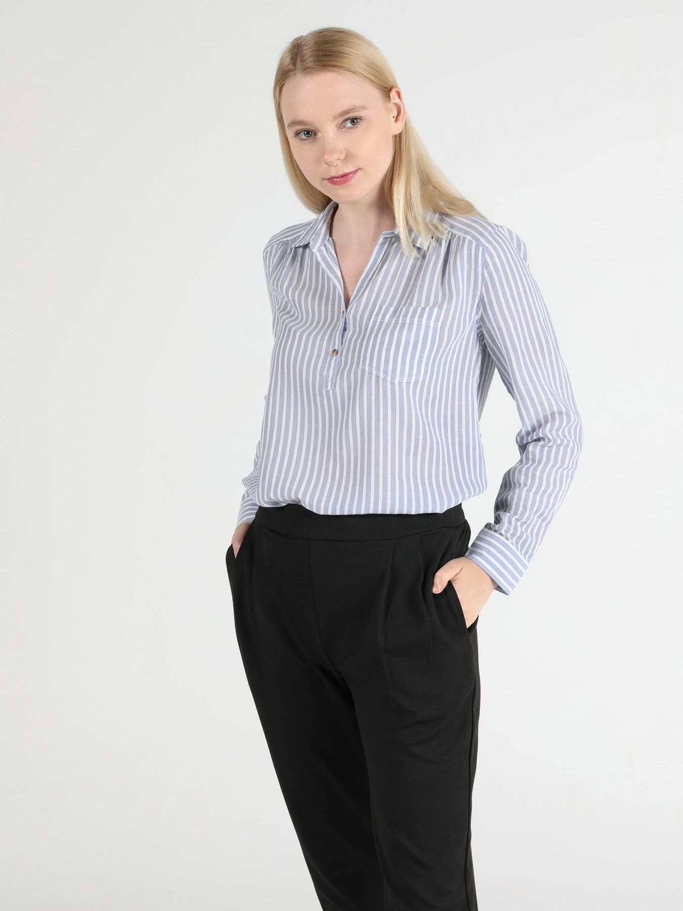 Сорочки Colin’s модель CL1050665BLE Фото