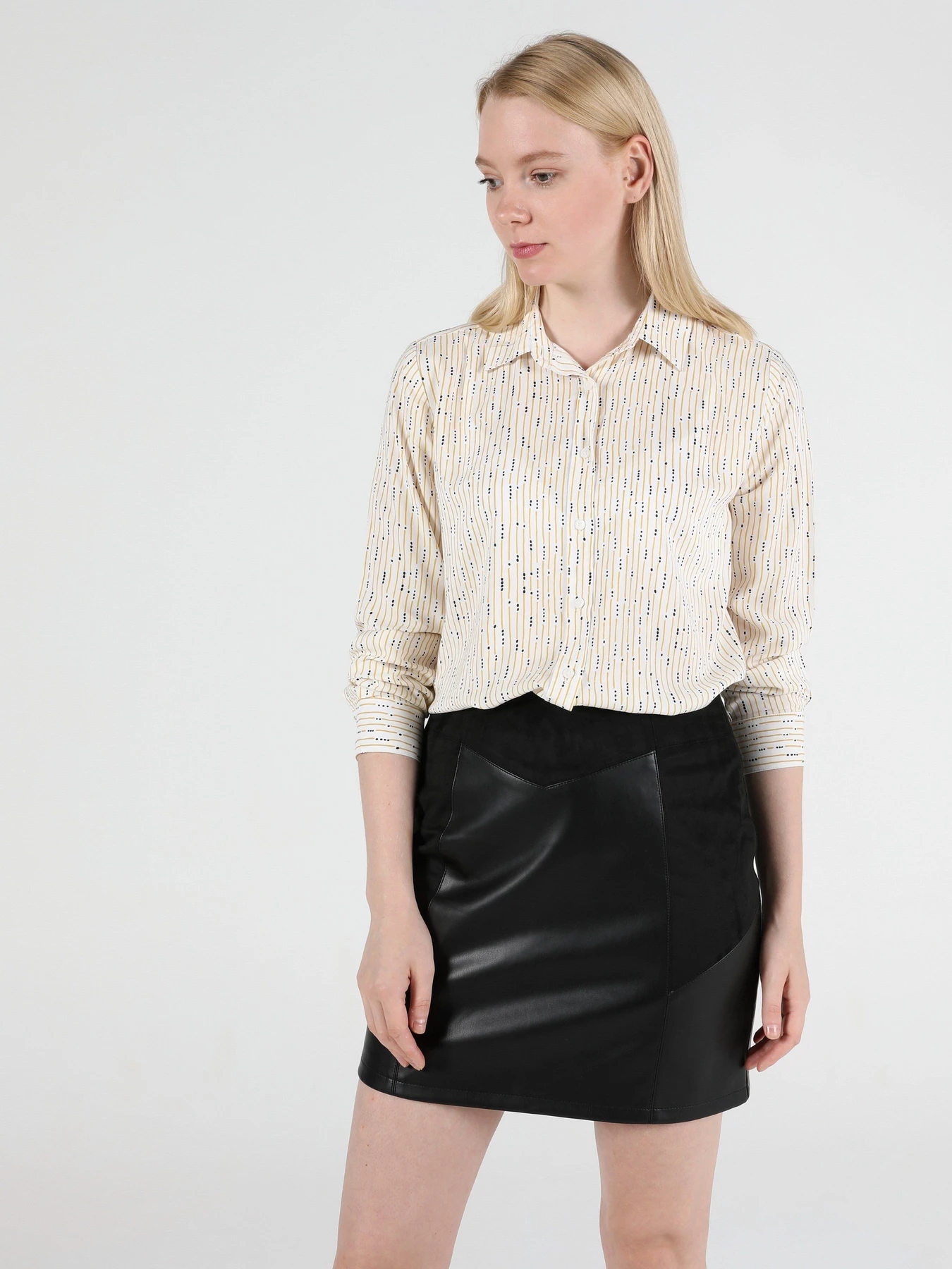 Сорочки Colin’s модель CL1050668OFW Сорочки Colin’s модель CL1050668OFW Фото