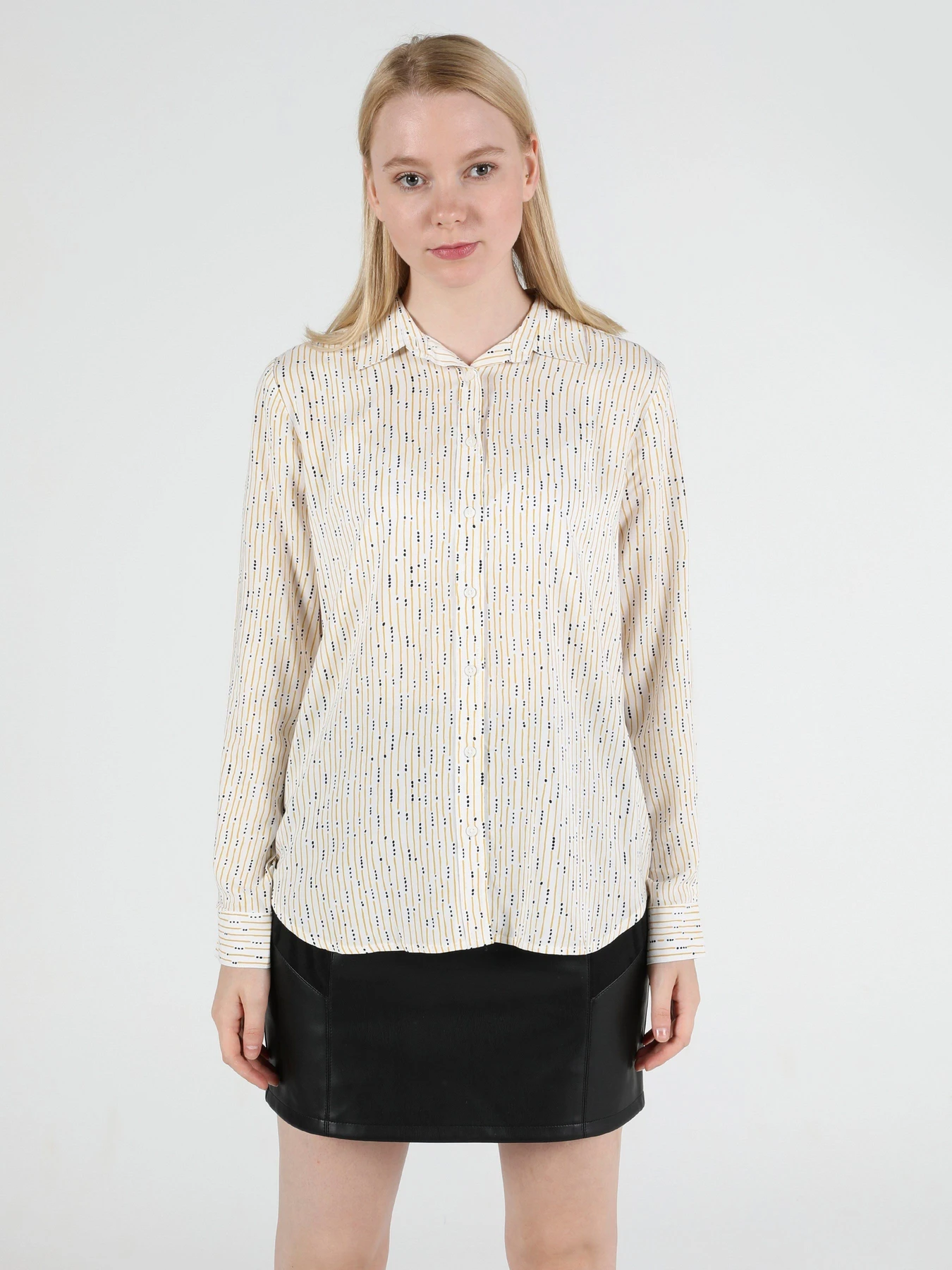 Сорочки Colin’s модель CL1050668OFW Сорочки Colin’s модель CL1050668OFW Фото