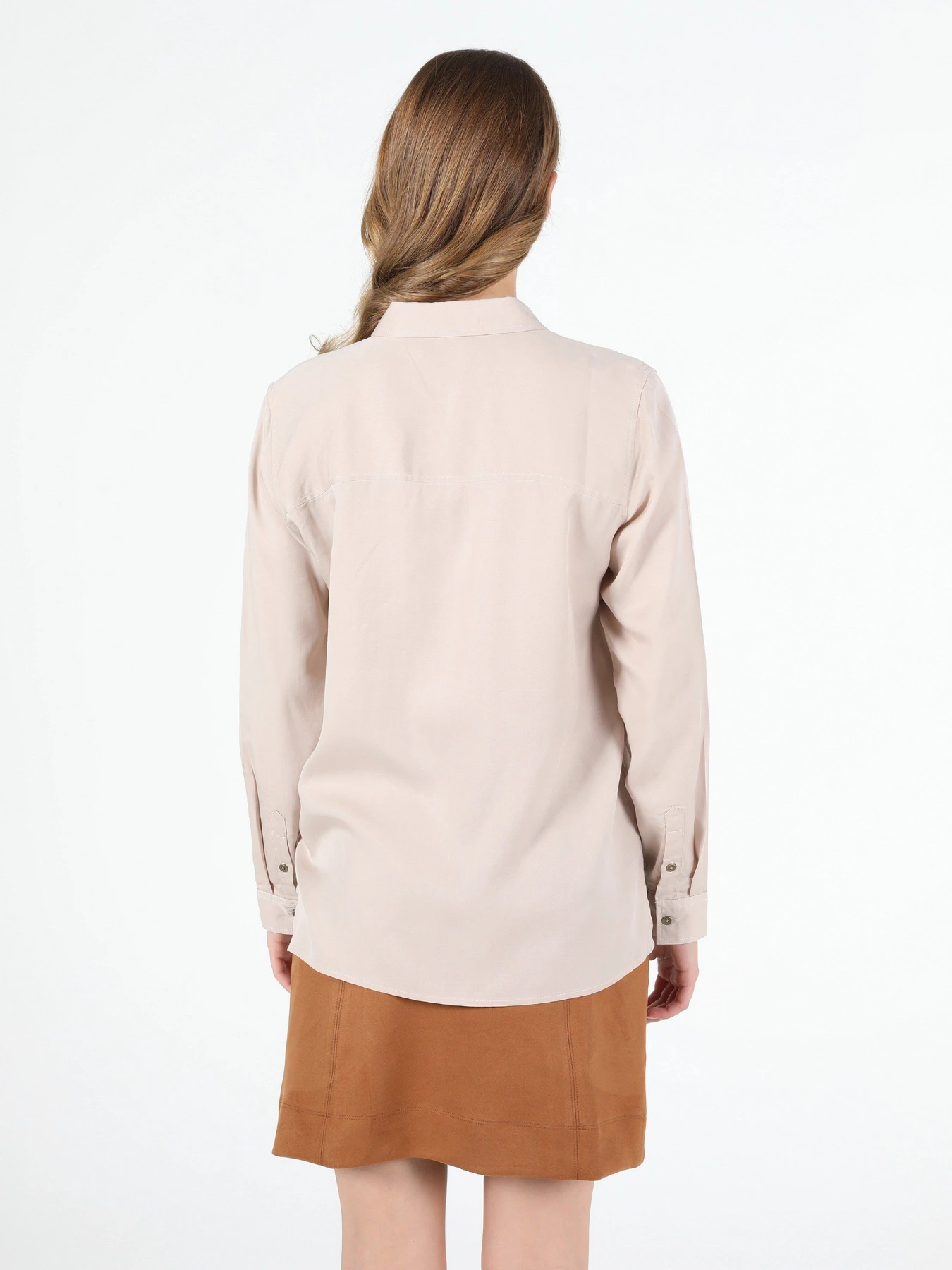Сорочки Colin’s модель CL1050922BEI Сорочки Colin’s модель CL1050922BEI Фото