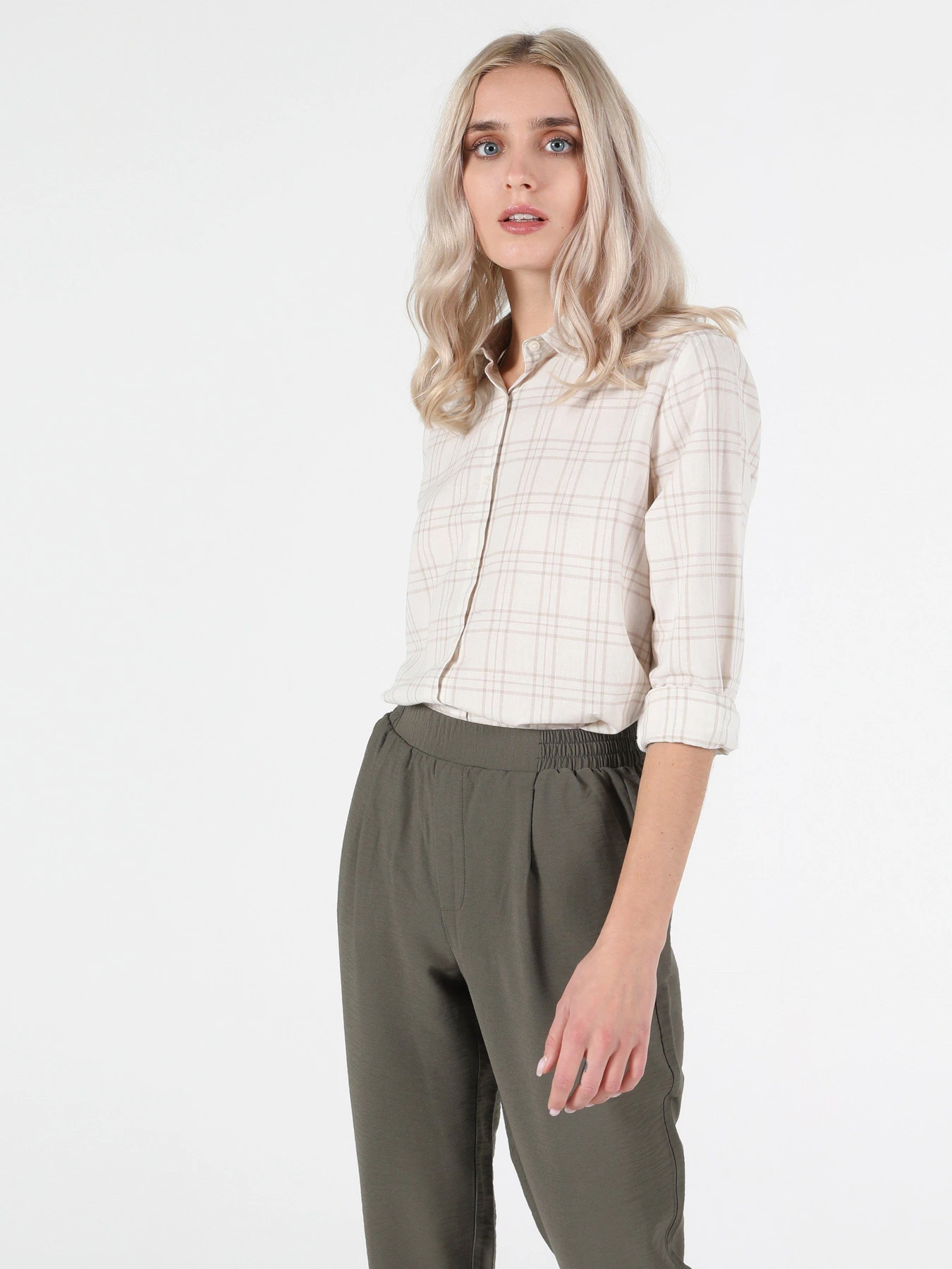Рубашки Colin’s модель CL1051265BEI Рубашки Colin’s модель CL1051265BEI Фото