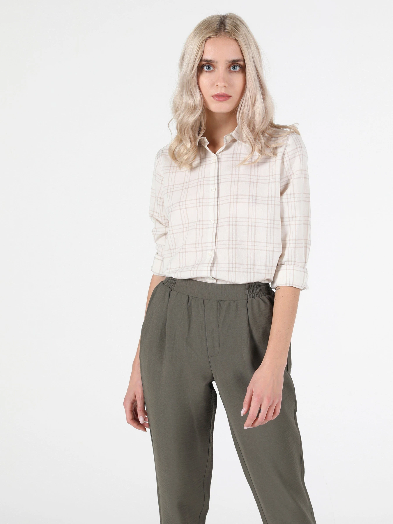 Рубашки Colin’s модель CL1051265BEI Рубашки Colin’s модель CL1051265BEI Фото