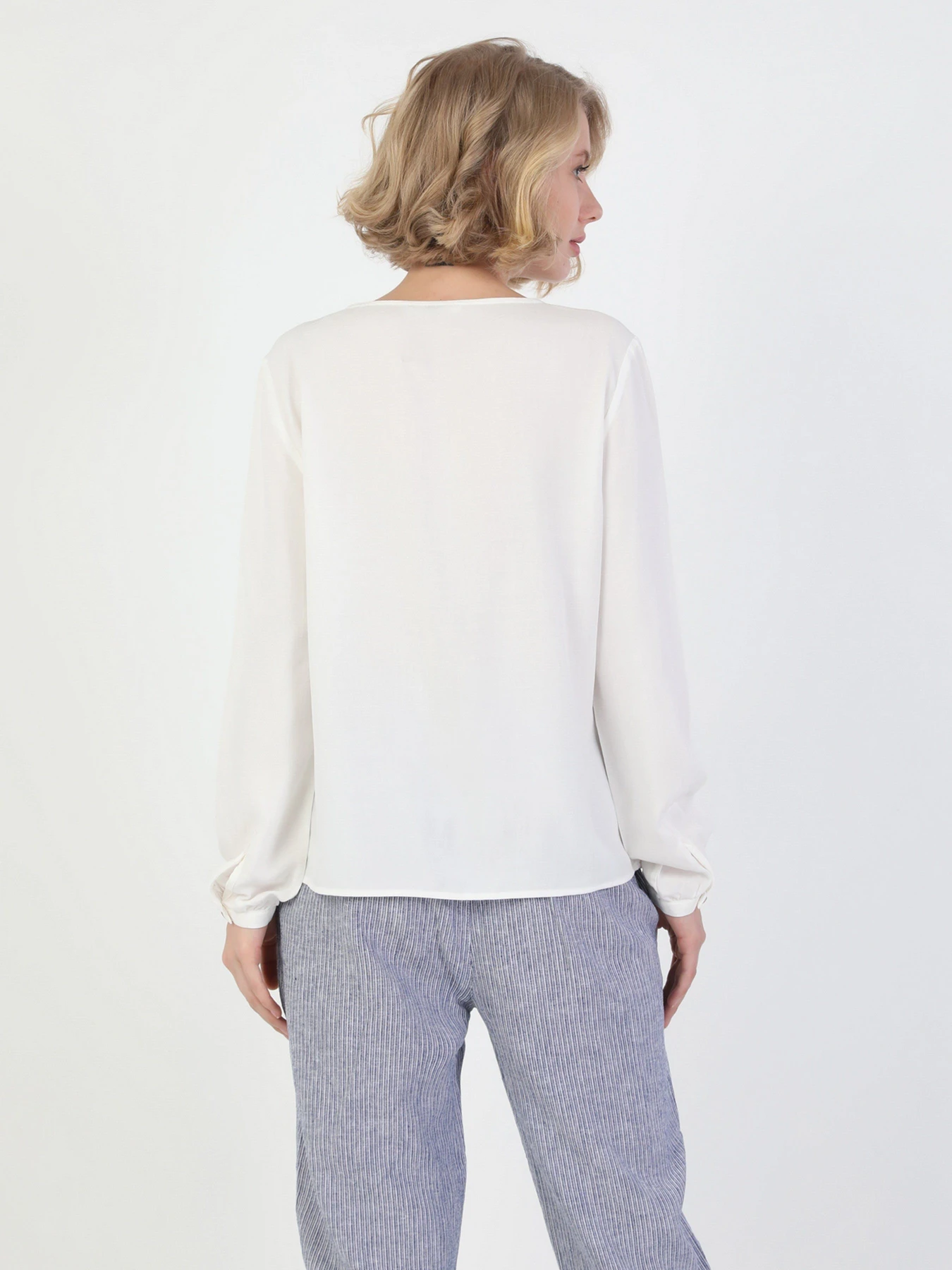 Сорочки Colin’s модель CL1051681OFW Сорочки Colin’s модель CL1051681OFW Фото