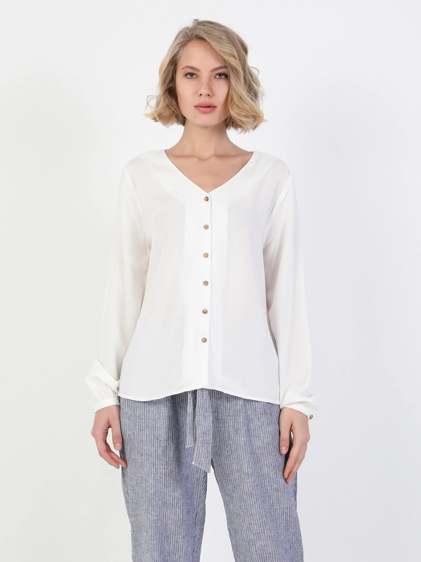 Сорочки Colin’s модель CL1051681OFW Сорочки Colin’s модель CL1051681OFW Фото
