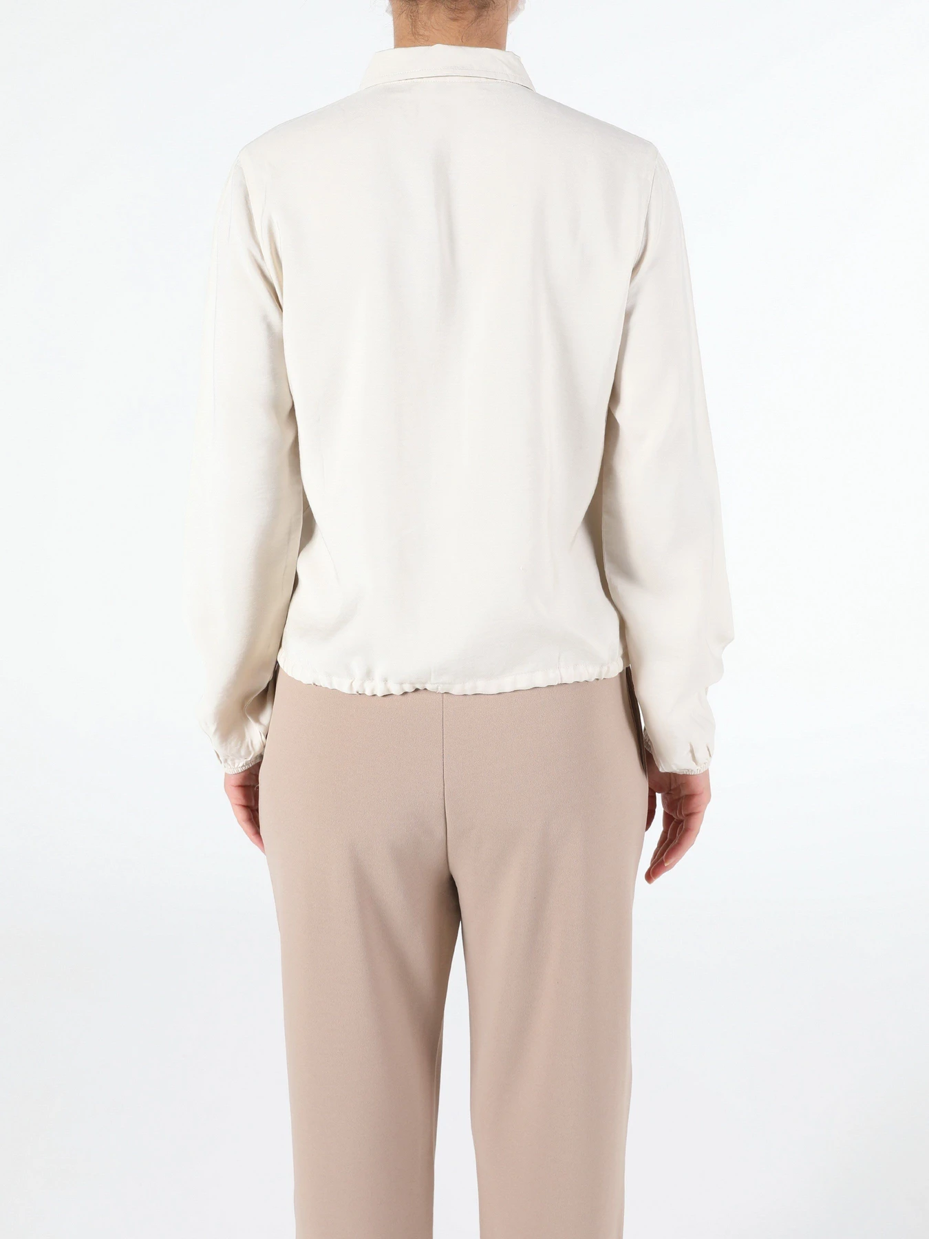 Рубашки Colin’s модель CL1053045BEI Рубашки Colin’s модель CL1053045BEI Фото