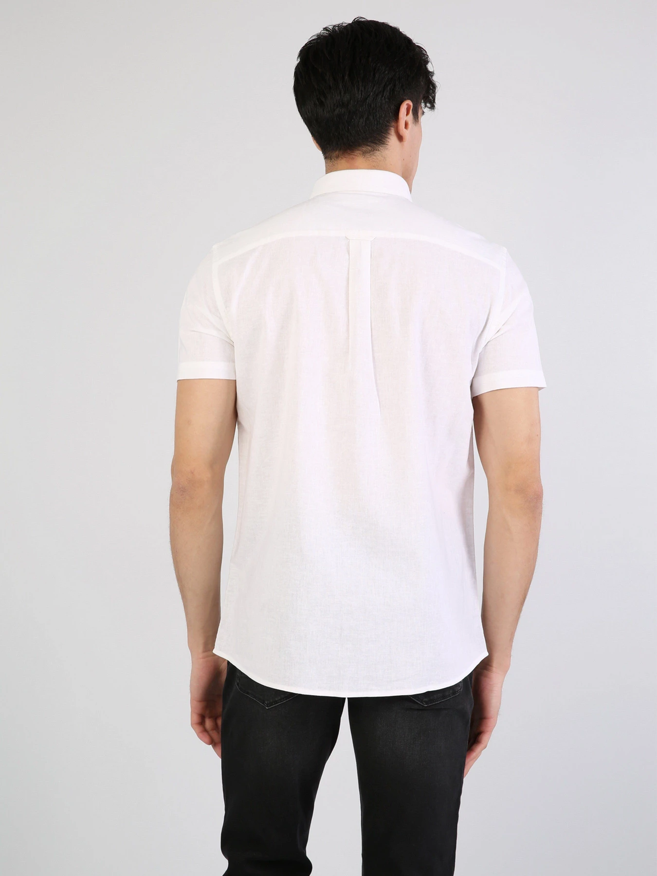 Рубашки Colin’s модель CL1043017WHT Рубашки Colin’s модель CL1043017WHT Фото