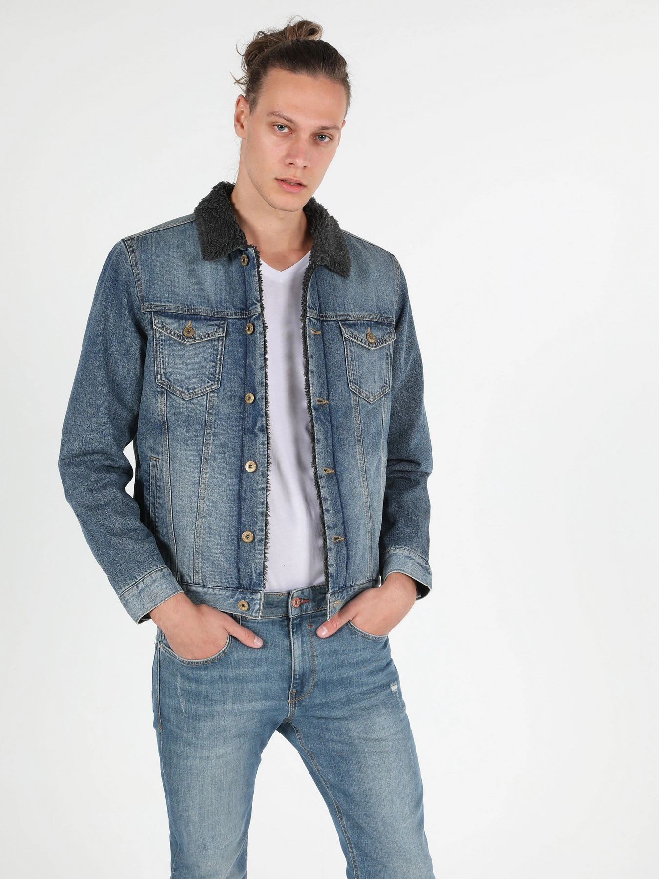 Куртки и дубленки Colin’s модель CL1051278DN40660 Куртки и дубленки Colin’s модель CL1051278DN40660 Фото