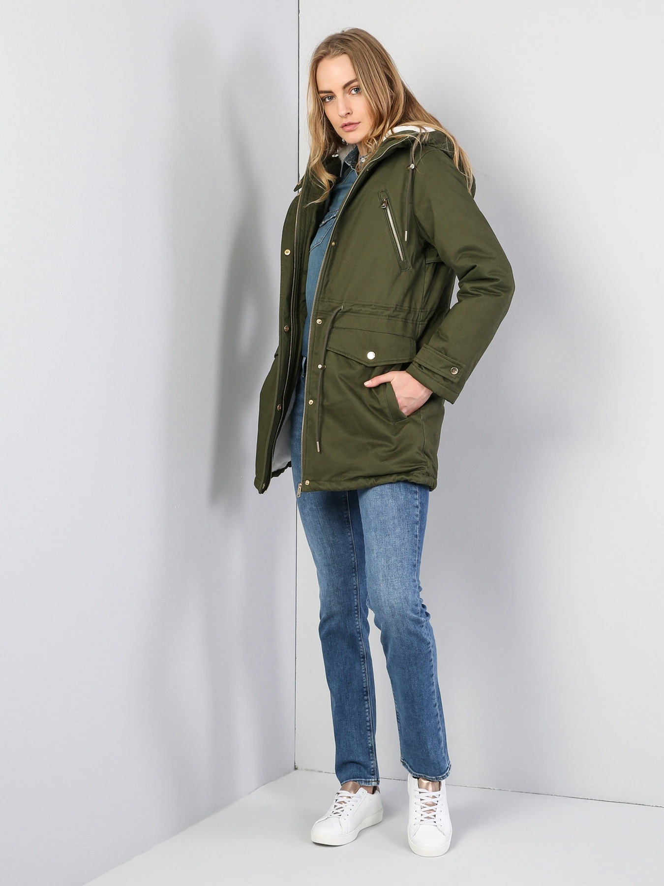 Куртки та дублянки Colin’s модель CL1035978KHA Куртки та дублянки Colin’s модель CL1035978KHA Фото