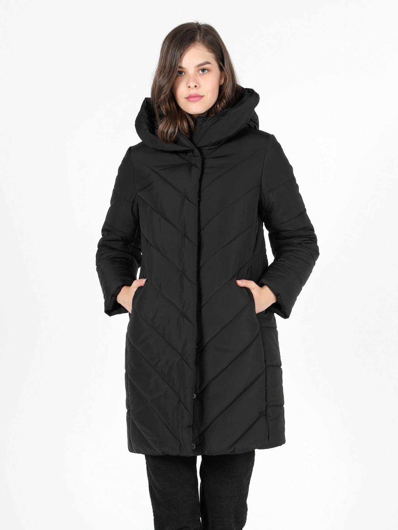 Куртки и дубленки Colin’s модель CL1050794BLK Куртки и дубленки Colin’s модель CL1050794BLK Фото