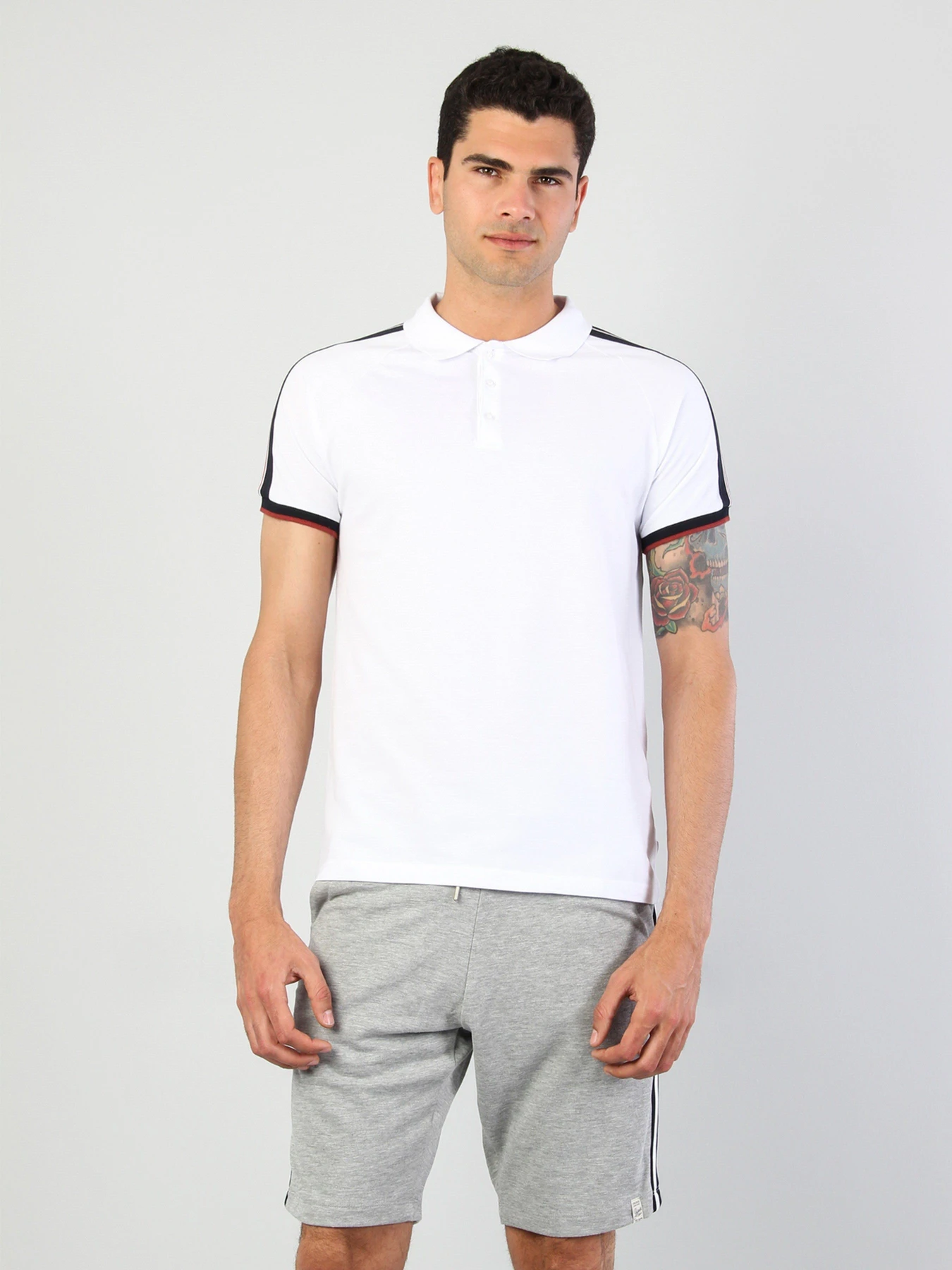 Футболки и поло Colin’s модель CL1040588WHT Футболки и поло Colin’s модель CL1040588WHT Фото