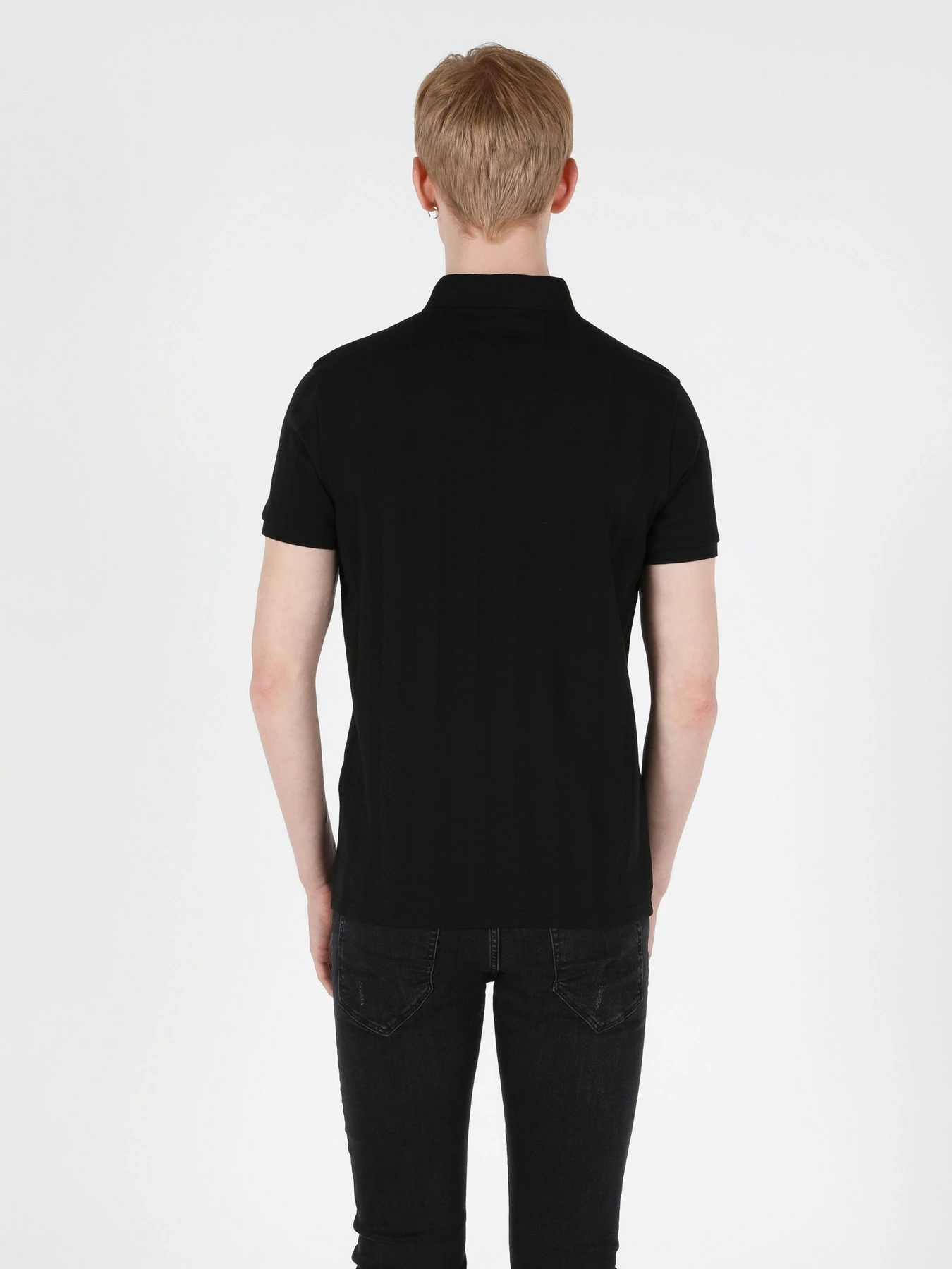Футболки и поло Colin’s модель CL1046519BLK Футболки и поло Colin’s модель CL1046519BLK Фото