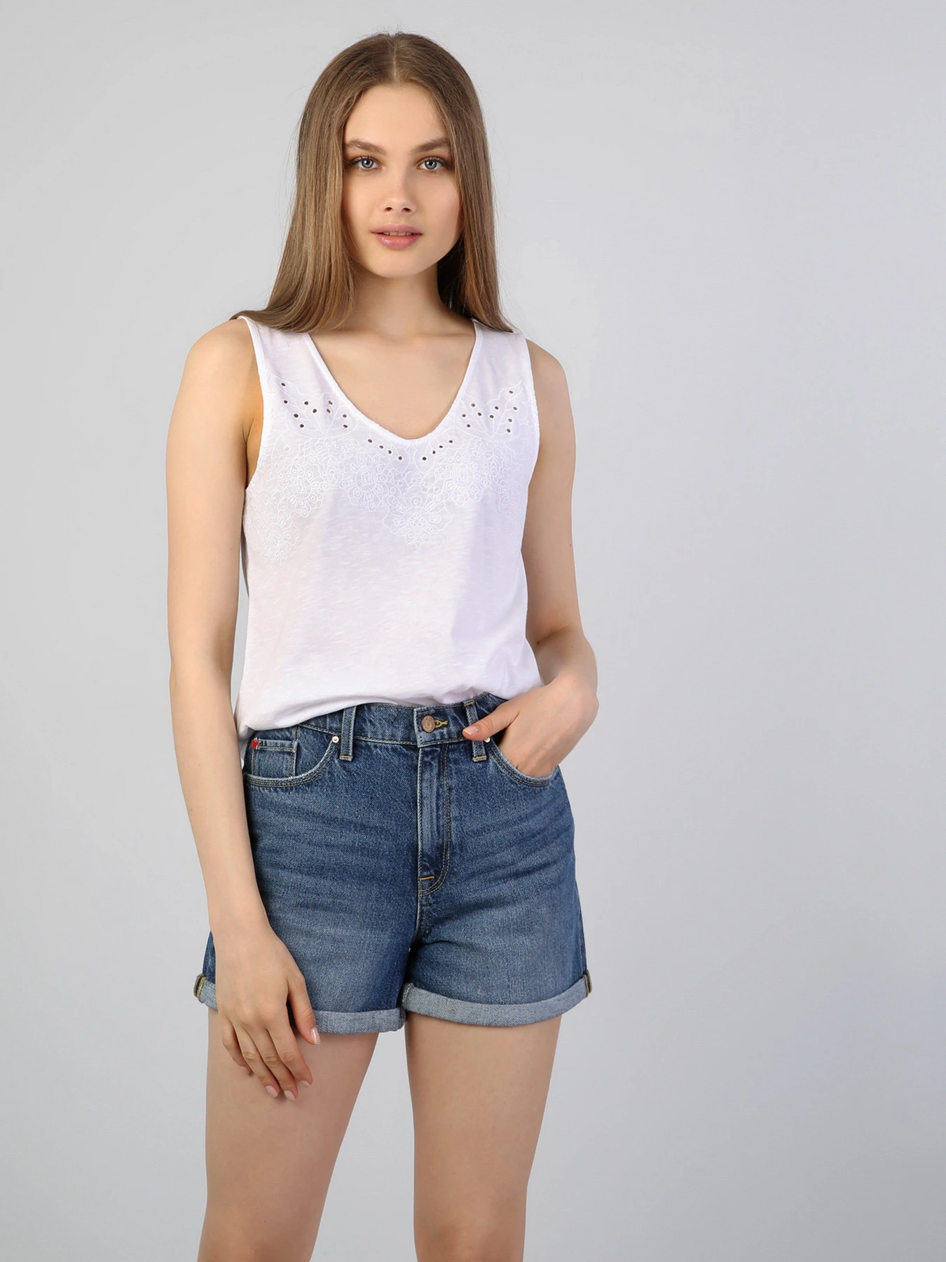 Одежда для дома и сна Colin’s модель CL1042158WHT Одежда для дома и сна Colin’s модель CL1042158WHT Фото