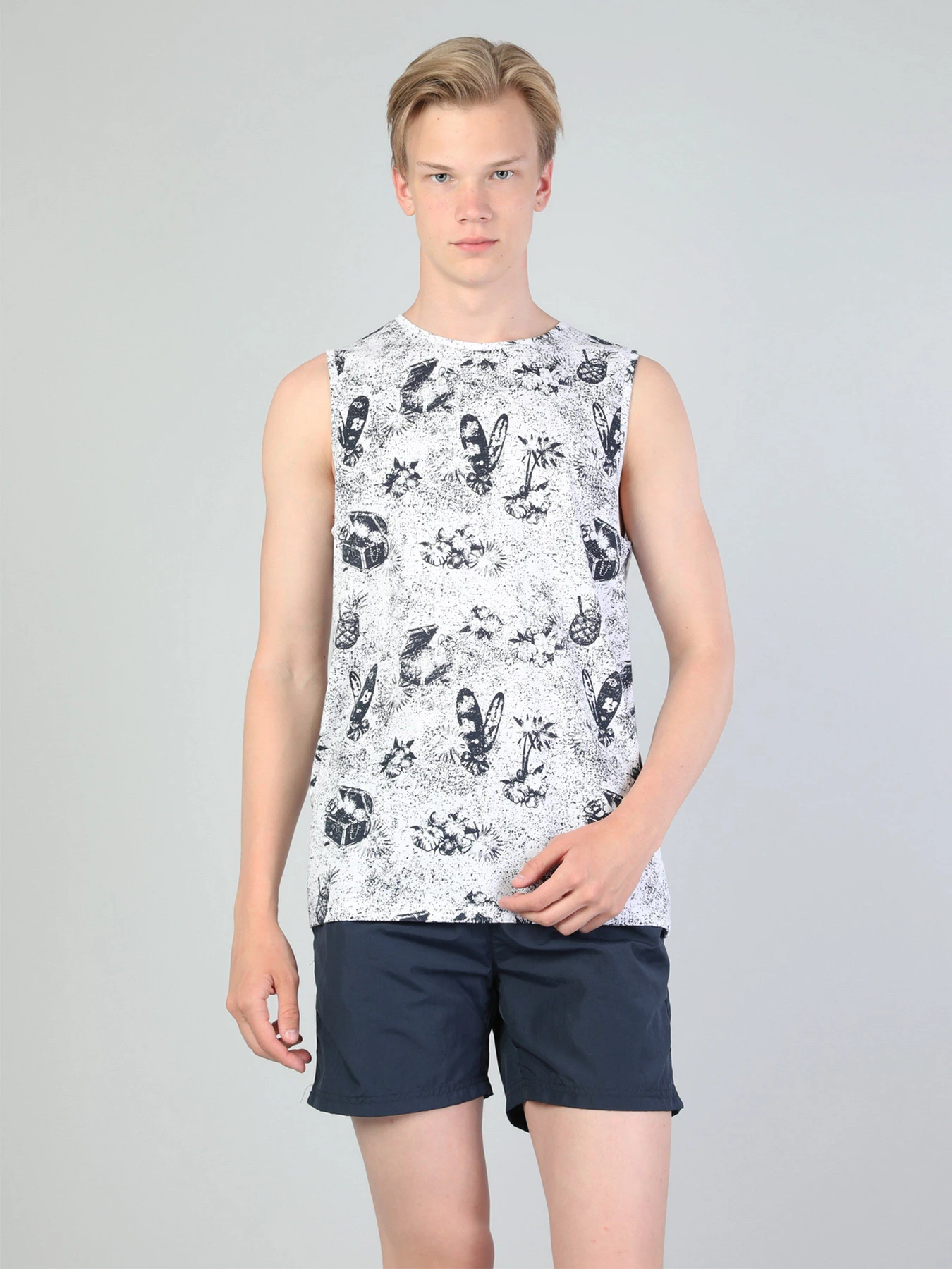 Одежда для дома и сна Colin’s модель CL1046310WHT Одежда для дома и сна Colin’s модель CL1046310WHT Фото