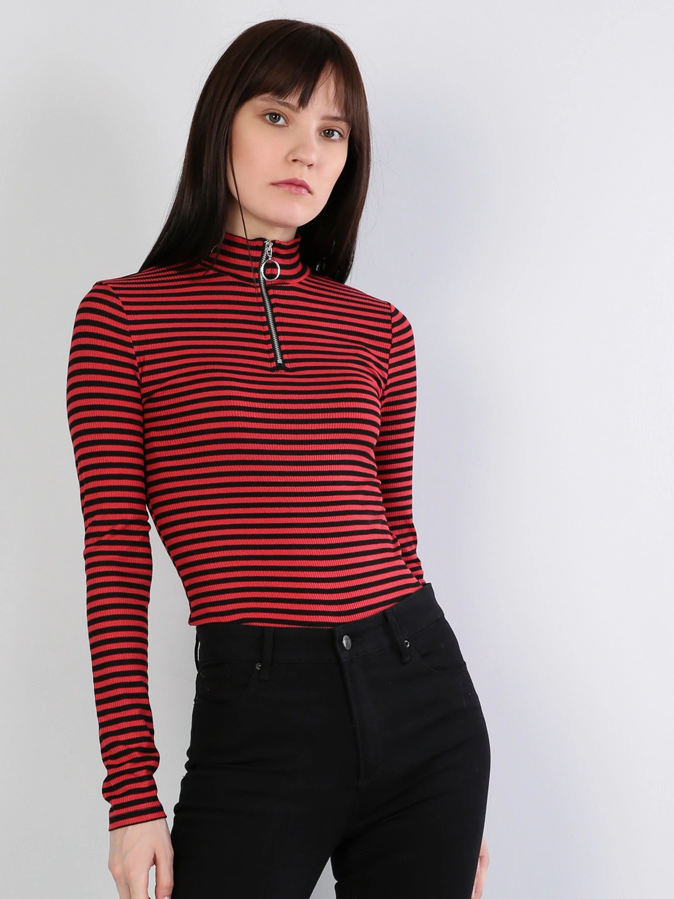 Худи и свитшоты Colin’s модель CL1045477RED Фото