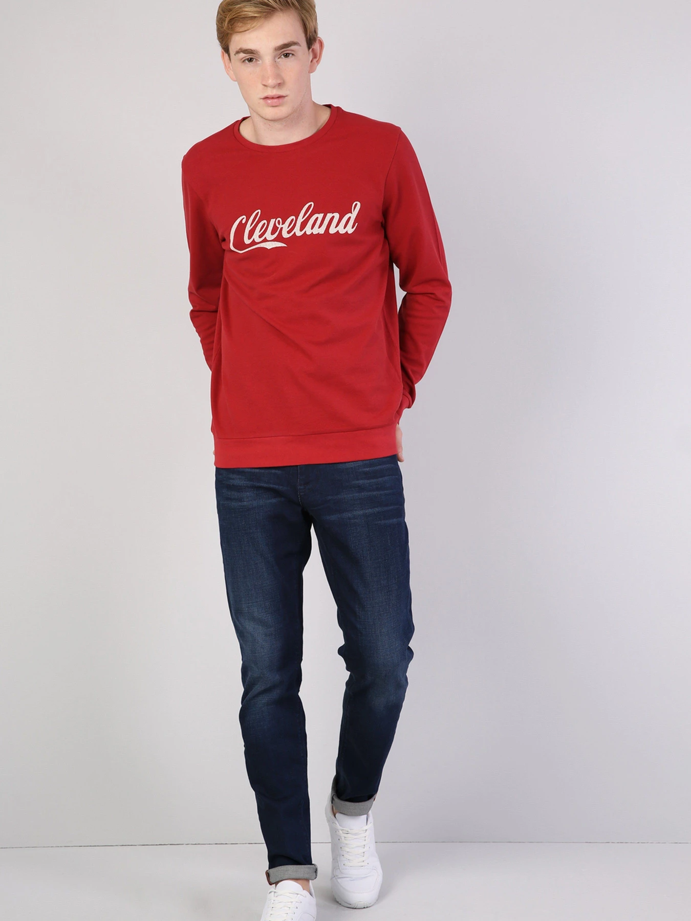 Худи и свитшоты Colin’s модель CL1041295RED Фото