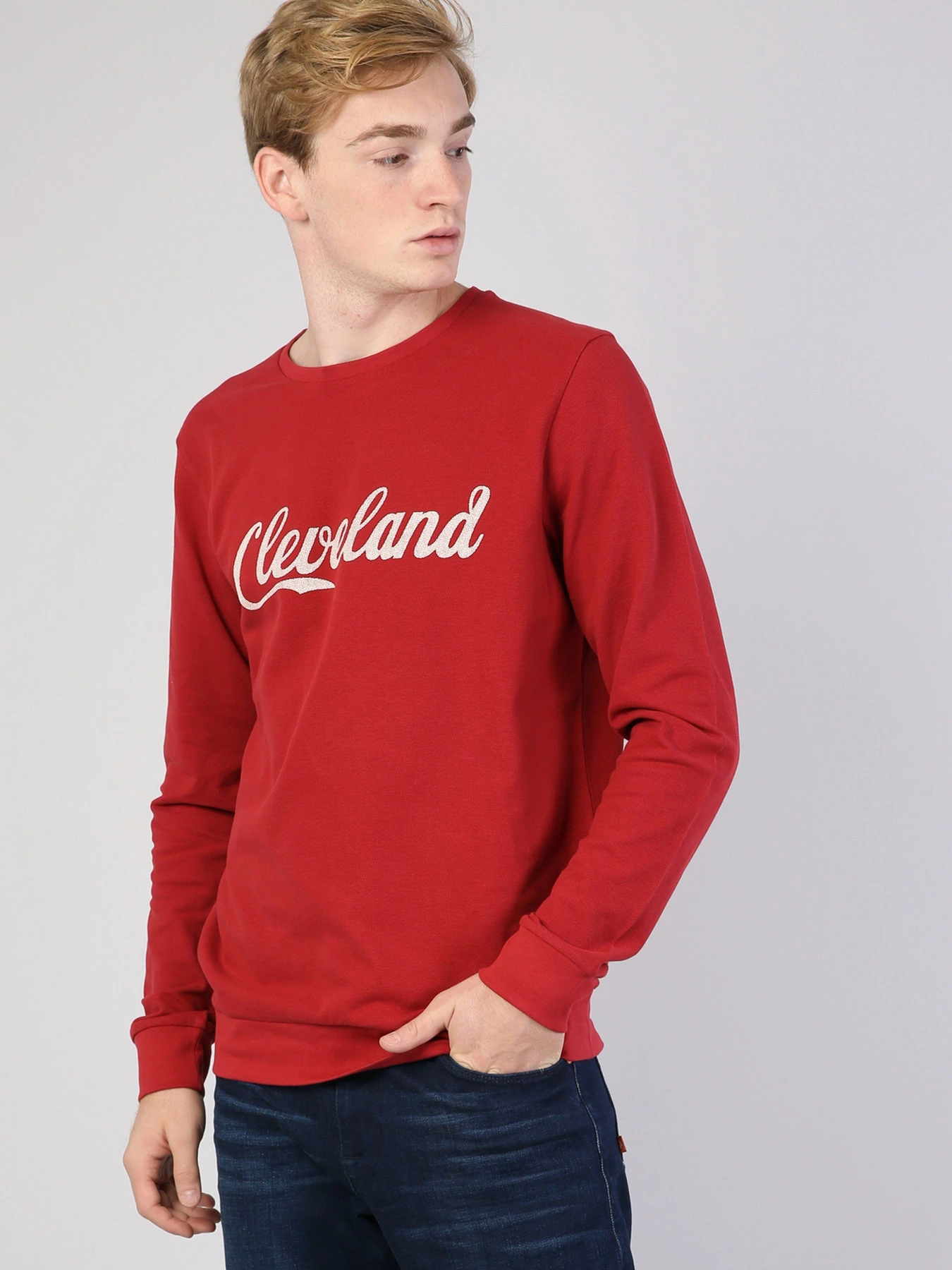 Худи и свитшоты Colin’s модель CL1041295RED Фото