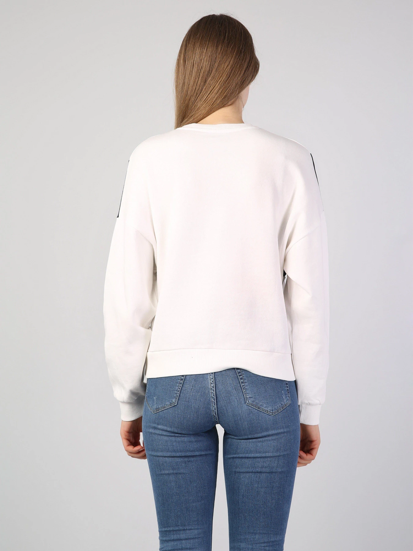 Худи и свитшоты Colin’s модель CL1044384WHT Худи и свитшоты Colin’s модель CL1044384WHT Фото