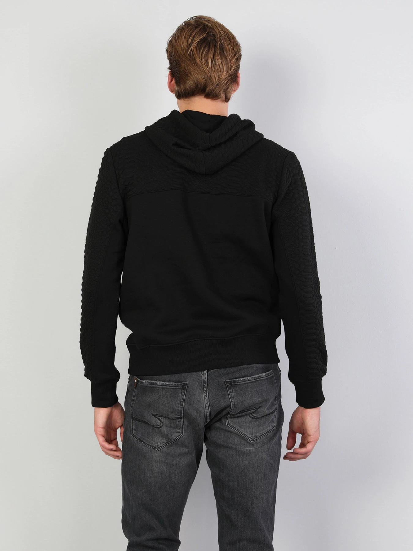 Худи и свитшоты Colin’s модель CL1046009BLK Фото