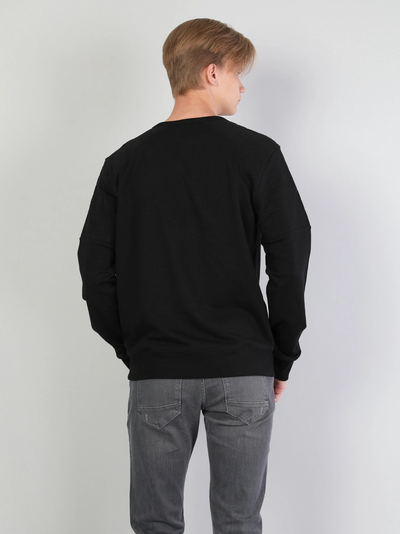 Худи и свитшоты Colin’s модель CL1046020BLK Фото