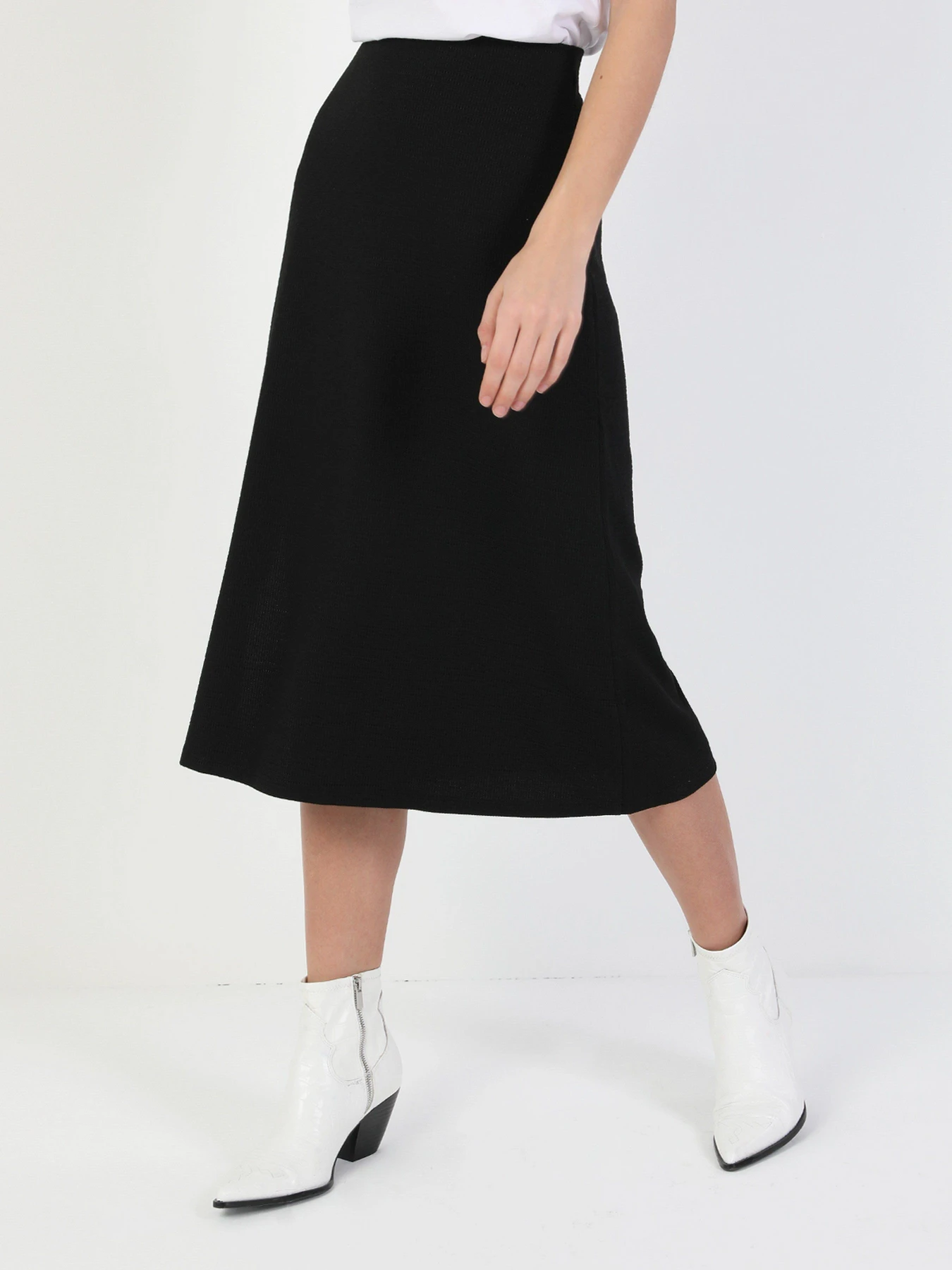 Юбки Colin’s модель CL1048342BLK Юбки Colin’s модель CL1048342BLK Фото