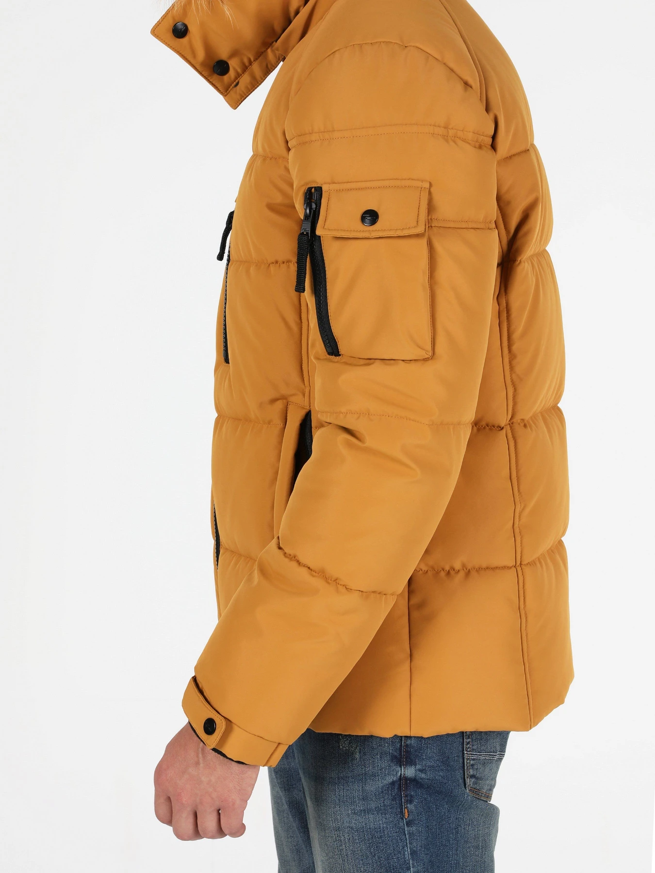 Куртки и дубленки Colin’s модель CL1035958YLW Куртки и дубленки Colin’s модель CL1035958YLW Фото