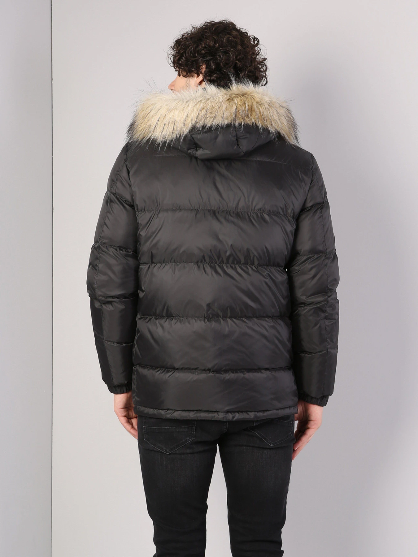 Куртки и дубленки Colin’s модель CL1036064BLK Куртки и дубленки Colin’s модель CL1036064BLK Фото