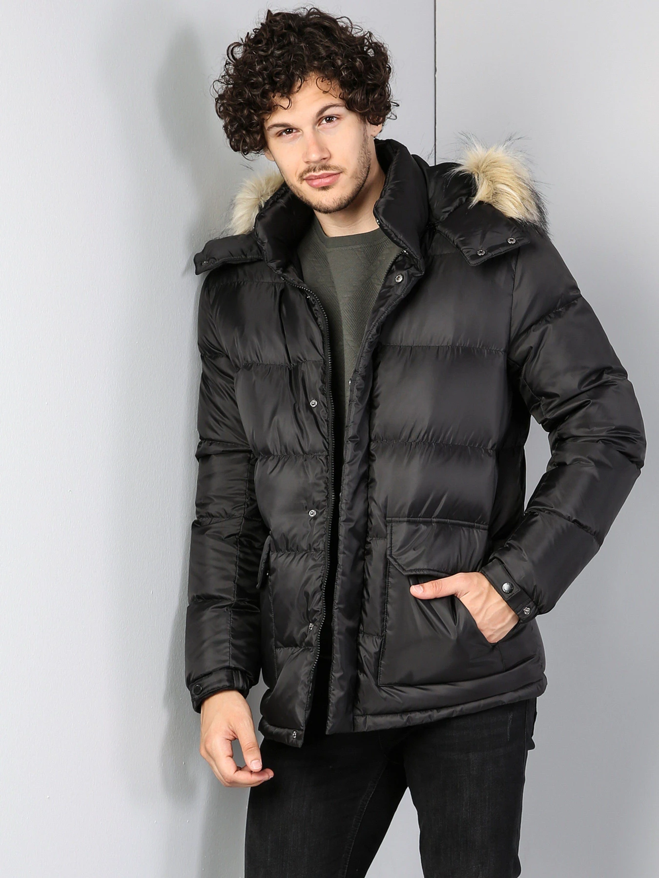Куртки и дубленки Colin’s модель CL1036064BLK Куртки и дубленки Colin’s модель CL1036064BLK Фото
