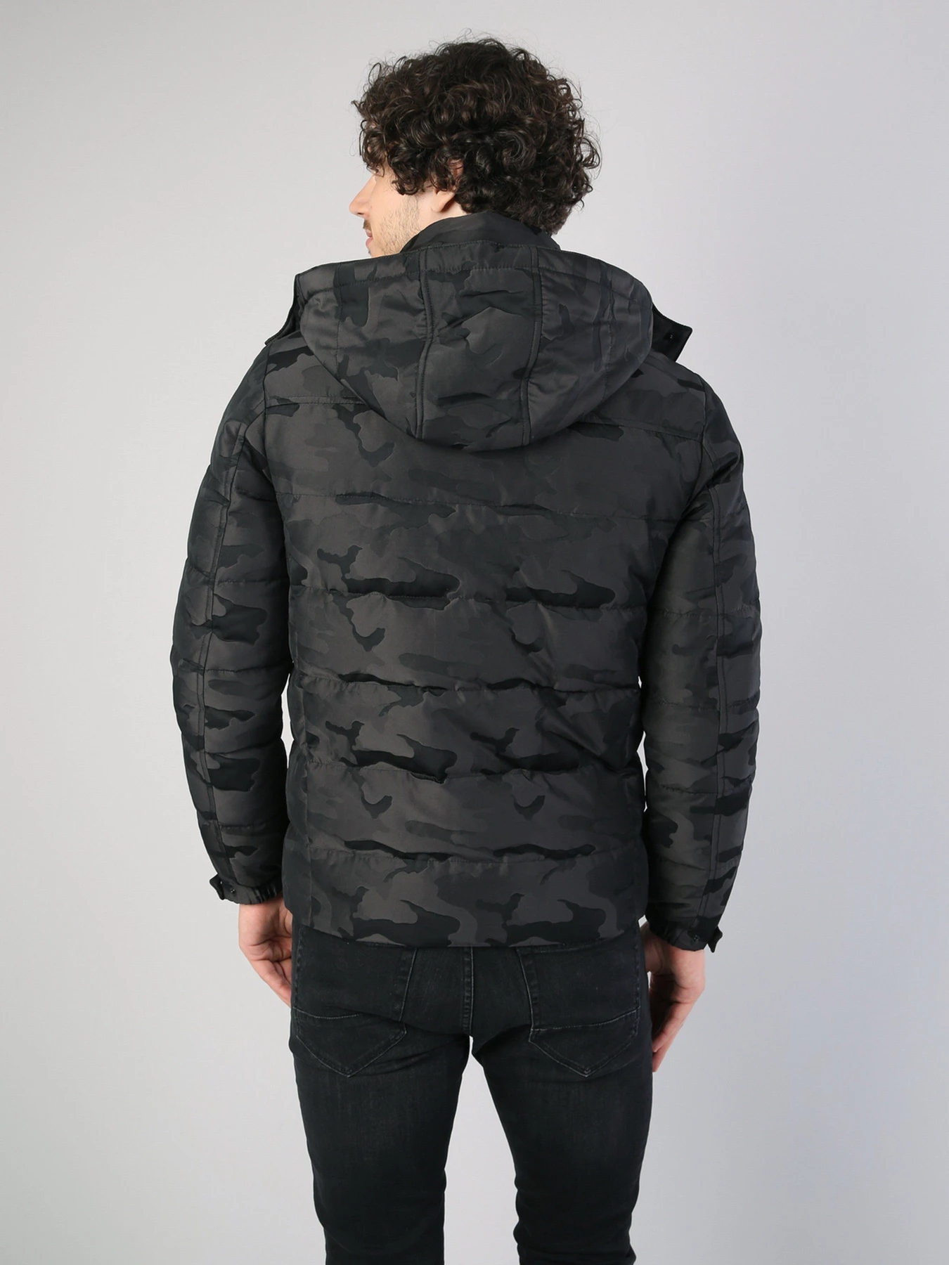 Куртки и дубленки Colin’s модель CL1036081BLK Куртки и дубленки Colin’s модель CL1036081BLK Фото