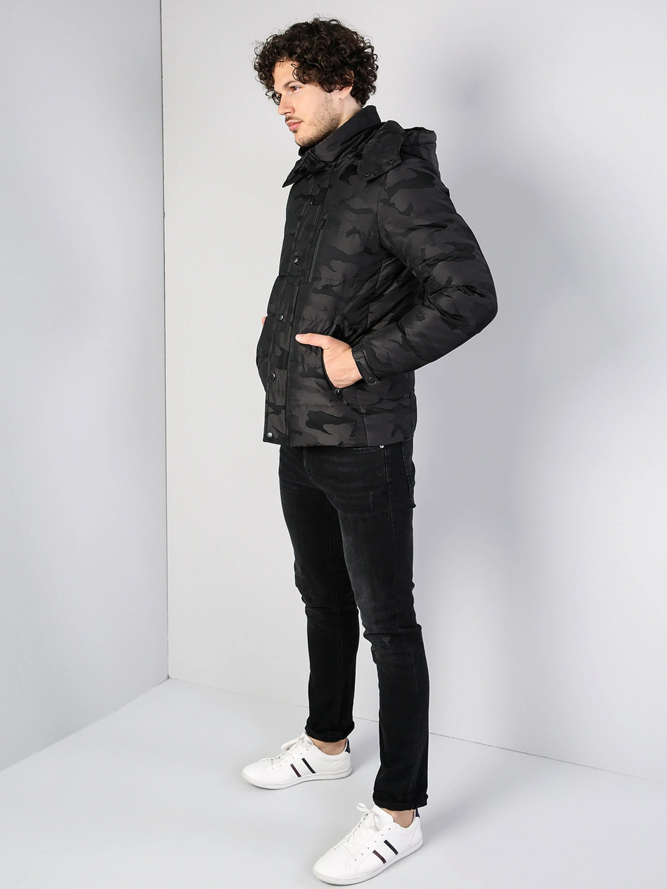 Куртки и дубленки Colin’s модель CL1036081BLK Куртки и дубленки Colin’s модель CL1036081BLK Фото