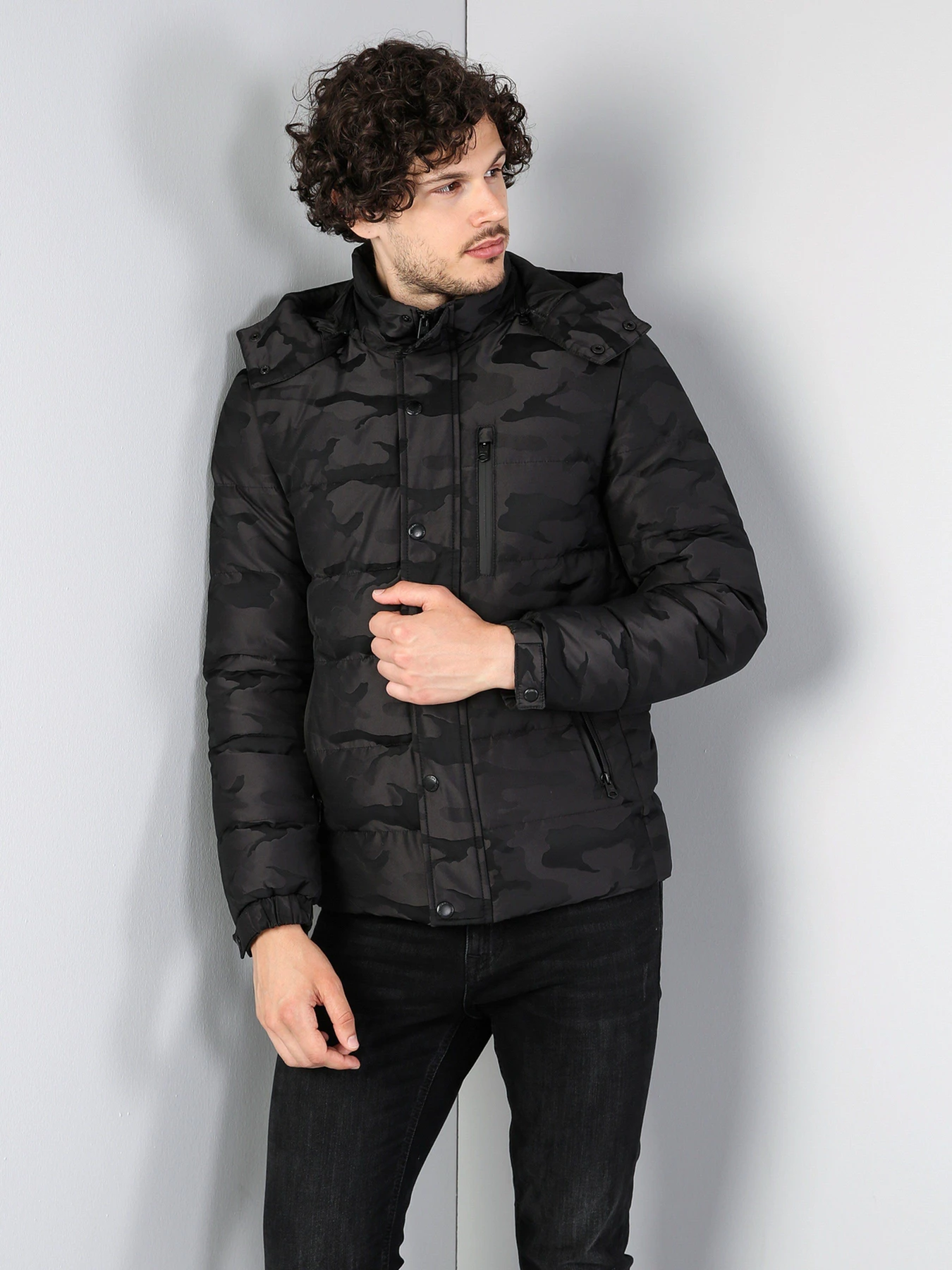 Куртки и дубленки Colin’s модель CL1036081BLK Куртки и дубленки Colin’s модель CL1036081BLK Фото