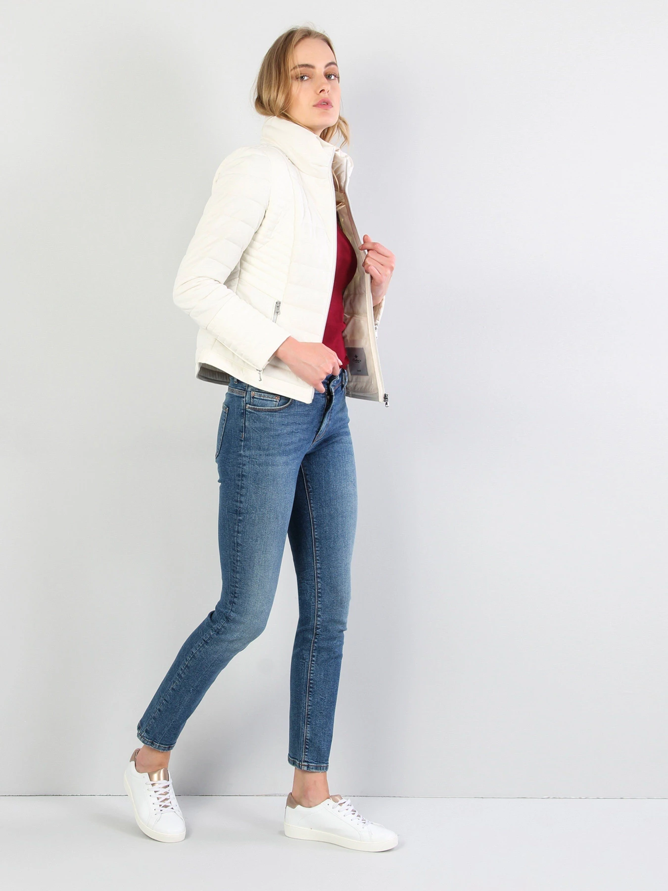 Куртки и дубленки Colin’s модель CL1036119WHT Куртки и дубленки Colin’s модель CL1036119WHT Фото