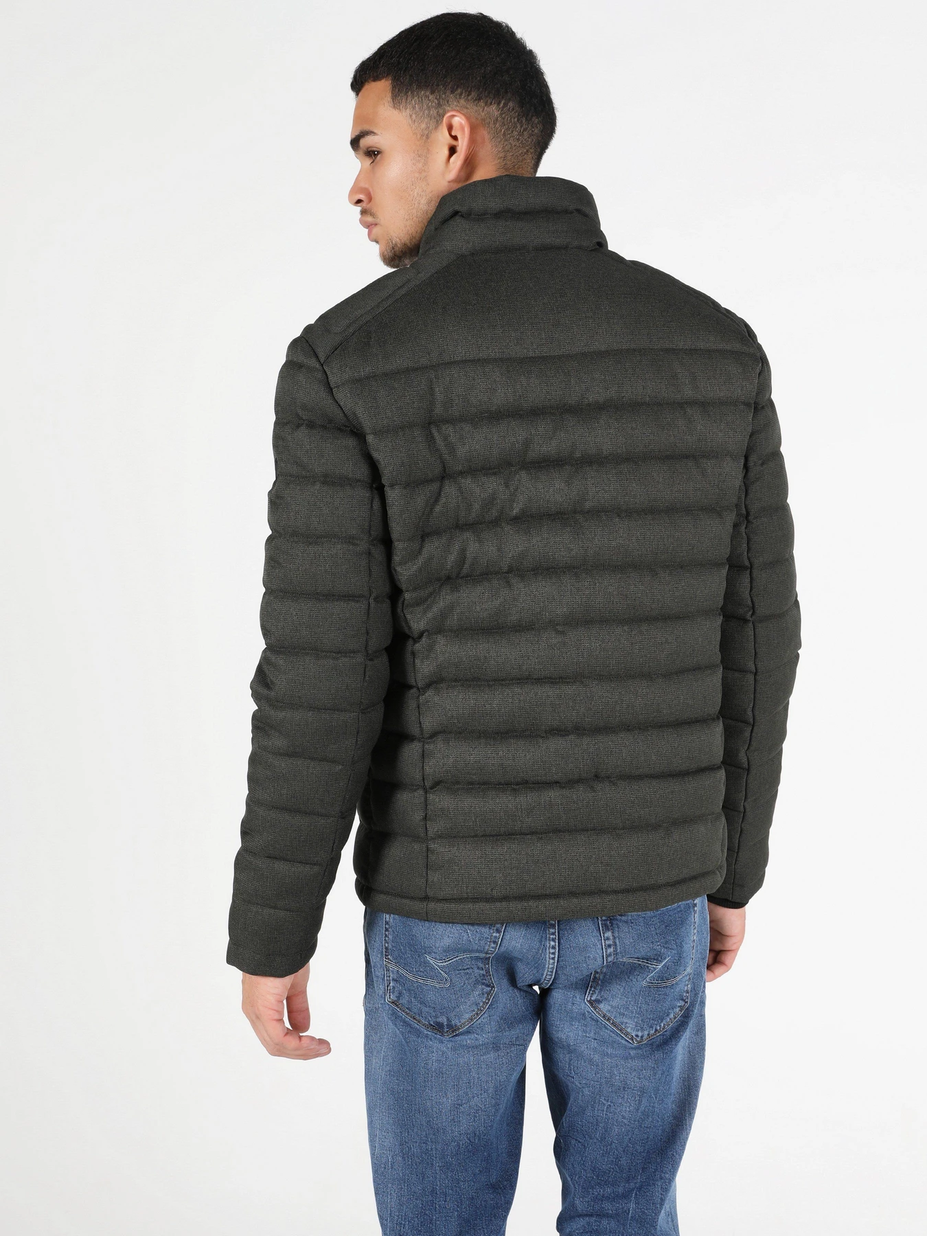 Куртки и дубленки Colin’s модель CL1045509KHA Куртки и дубленки Colin’s модель CL1045509KHA Фото