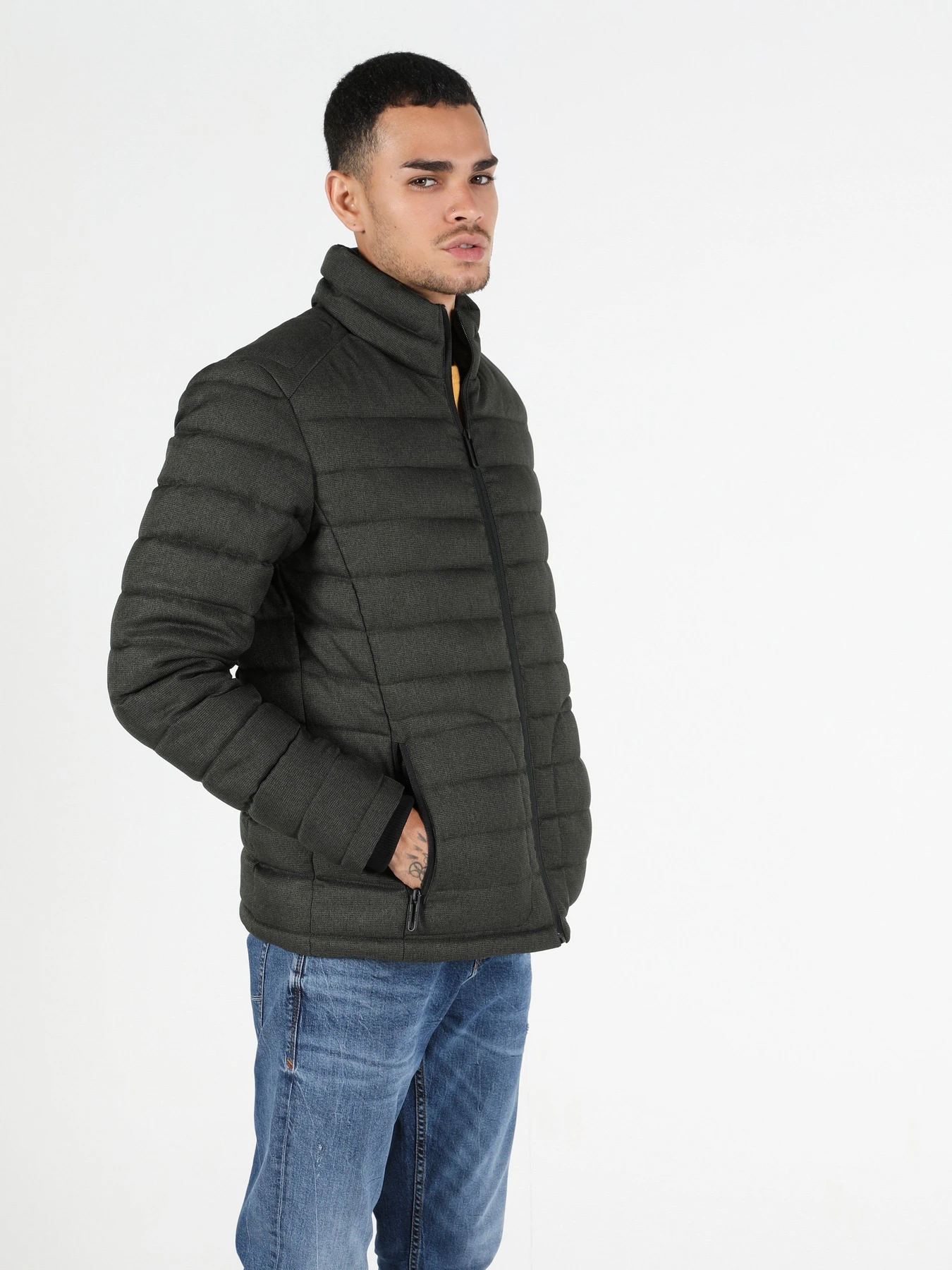 Куртки и дубленки Colin’s модель CL1045509KHA Куртки и дубленки Colin’s модель CL1045509KHA Фото