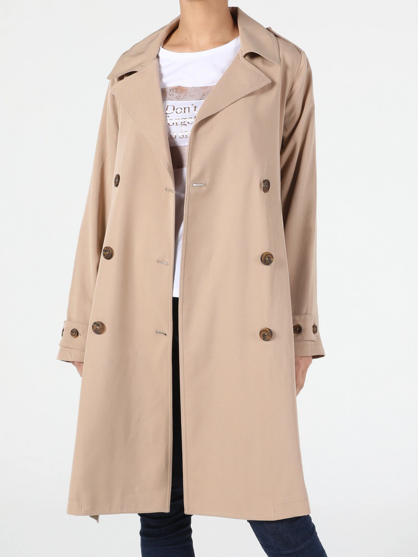 Куртки и дубленки Colin’s модель CL1050603BEI Куртки и дубленки Colin’s модель CL1050603BEI Фото