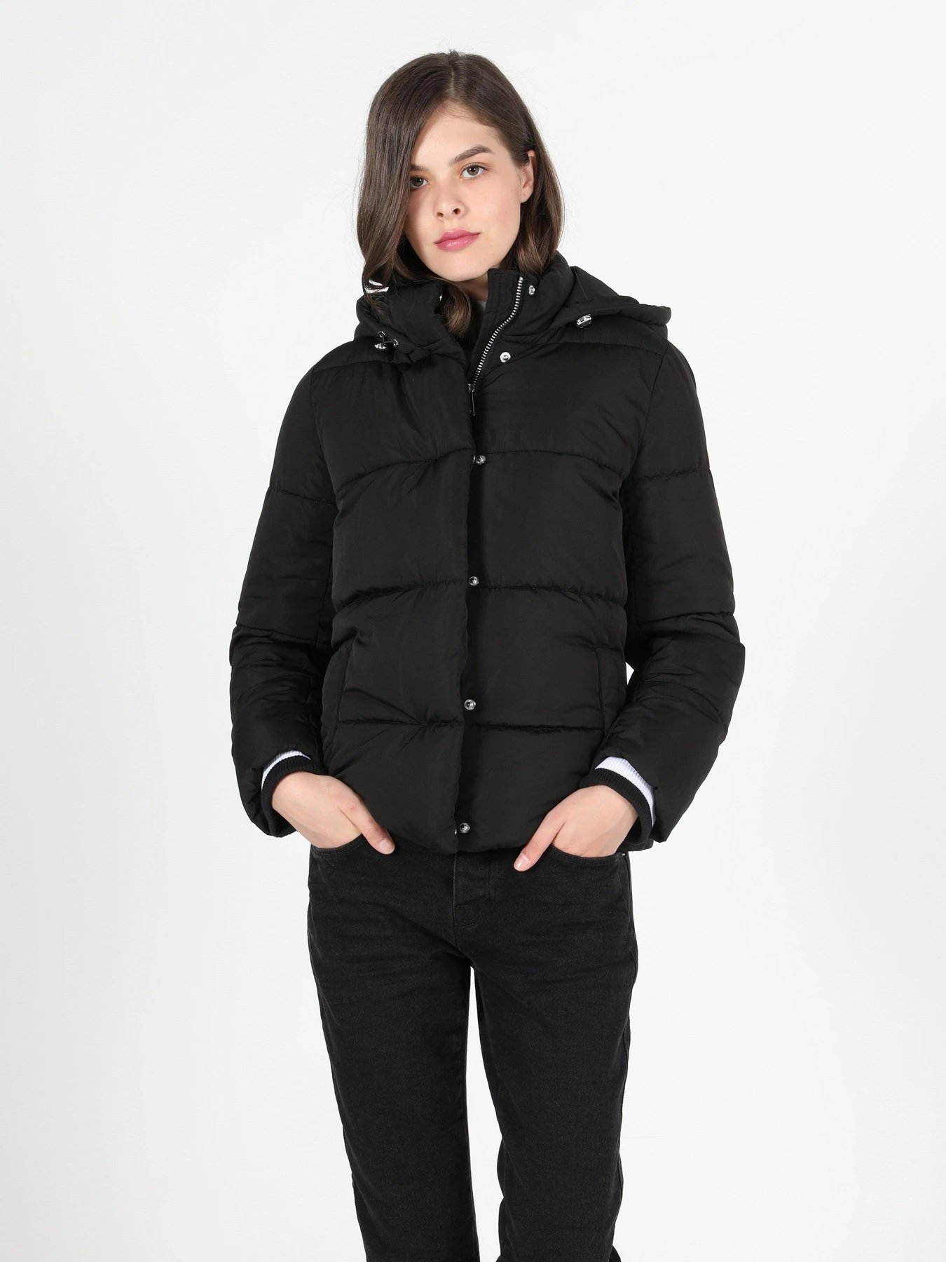 Куртки и дубленки Colin’s модель CL1051050BLK Фото