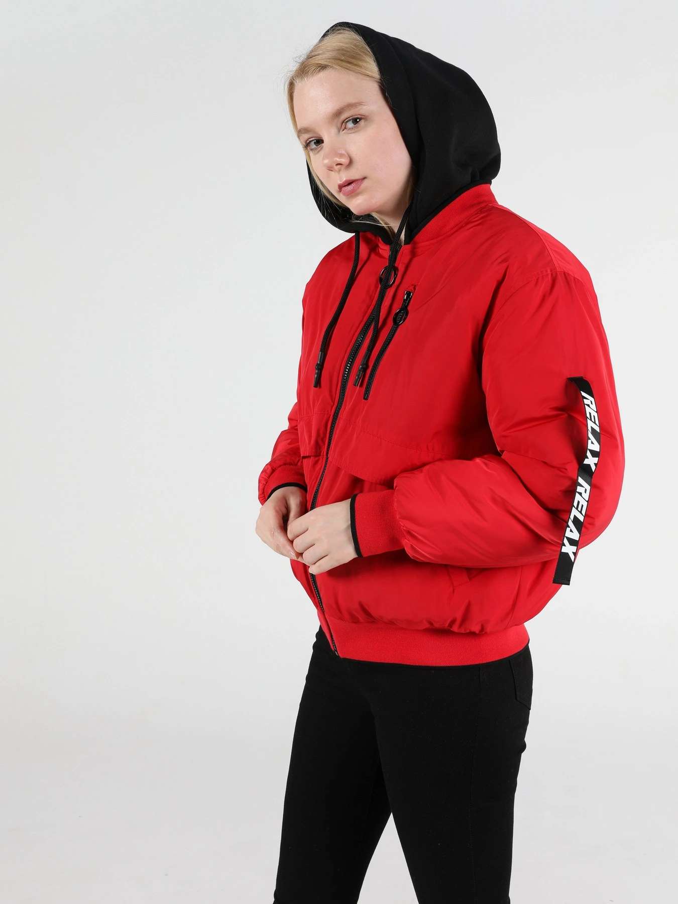 Куртки та дублянки Colin’s модель CL1051066RED Фото