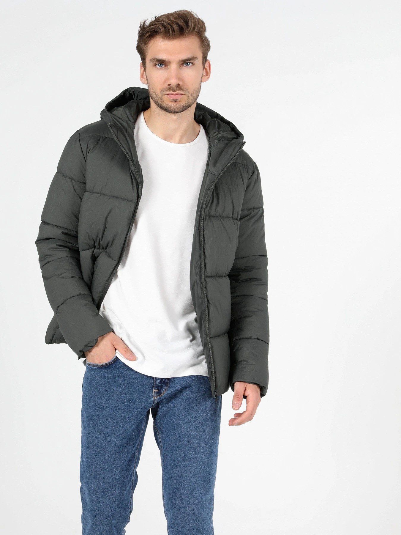Куртки и дубленки Colin’s модель CL1051259KHA Куртки и дубленки Colin’s модель CL1051259KHA Фото