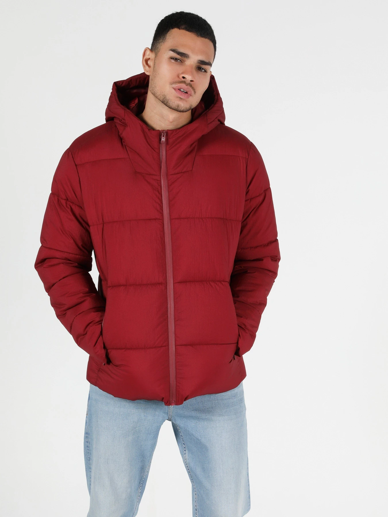 Куртки и дубленки Colin’s модель CL1051259RED Фото