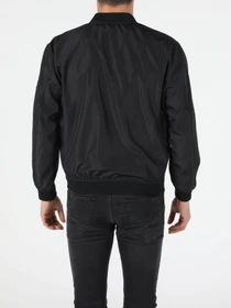 Куртки и дубленки Colin’s модель CL1053015BLK Фото