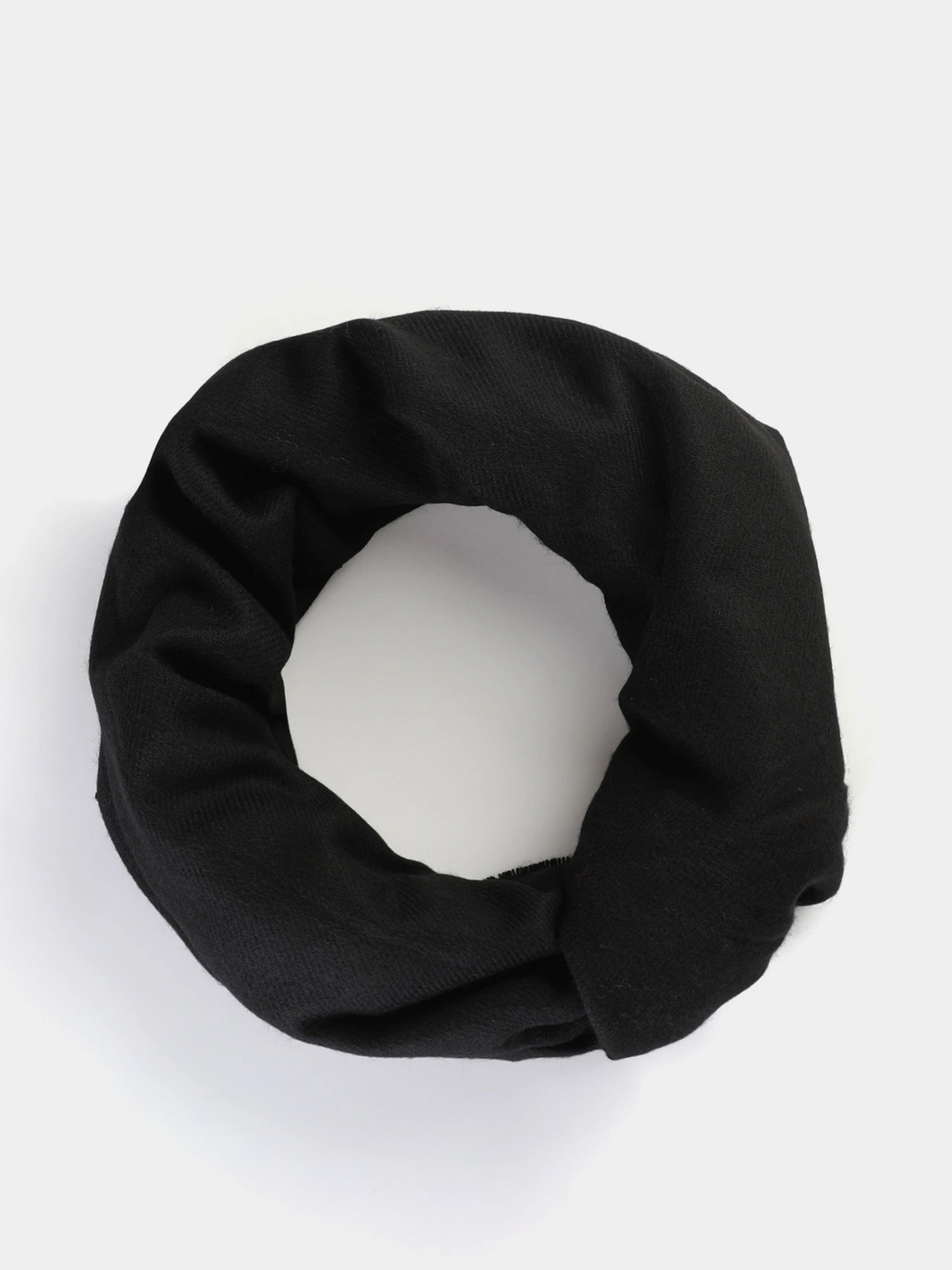 Шарфы и платки Colin’s модель CL1045778BLK Фото