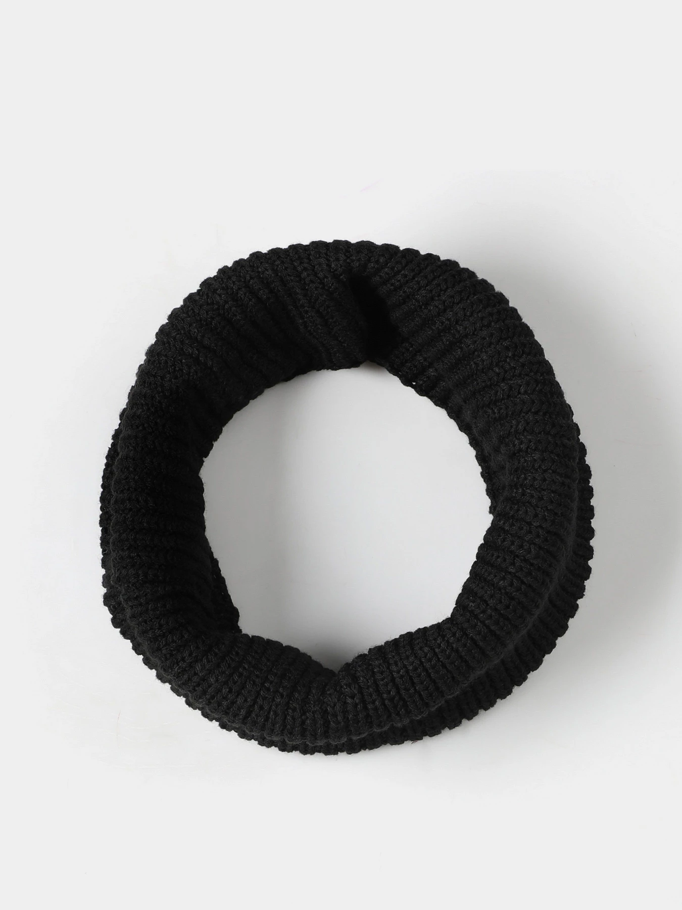Шарфы и платки Colin’s модель CL1051857BLK Шарфы и платки Colin’s модель CL1051857BLK Фото