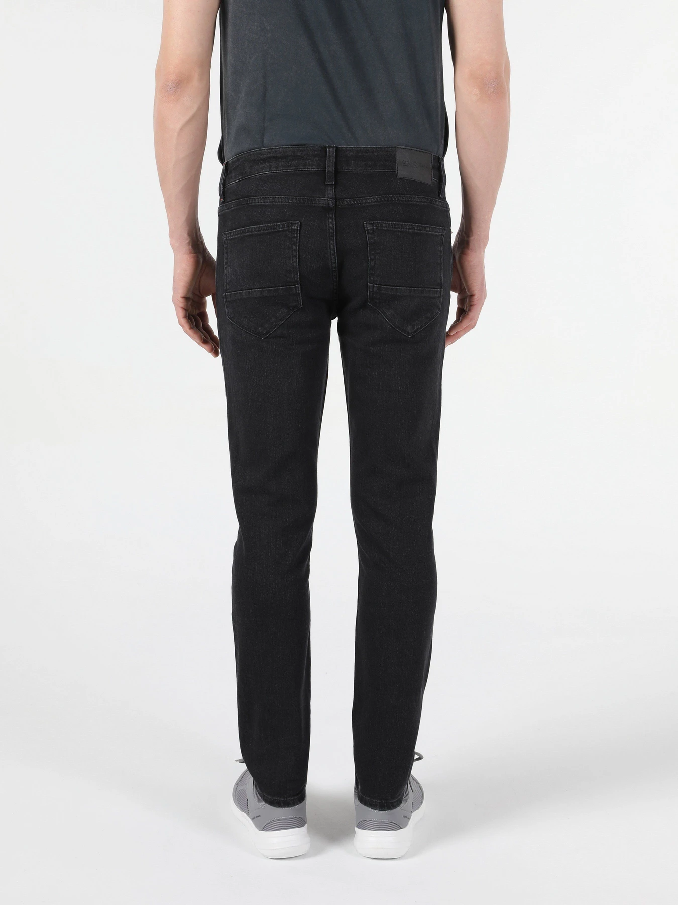 Джинсы Colin’s 044 Karl Straight модель CL1052890DN41268 Фото